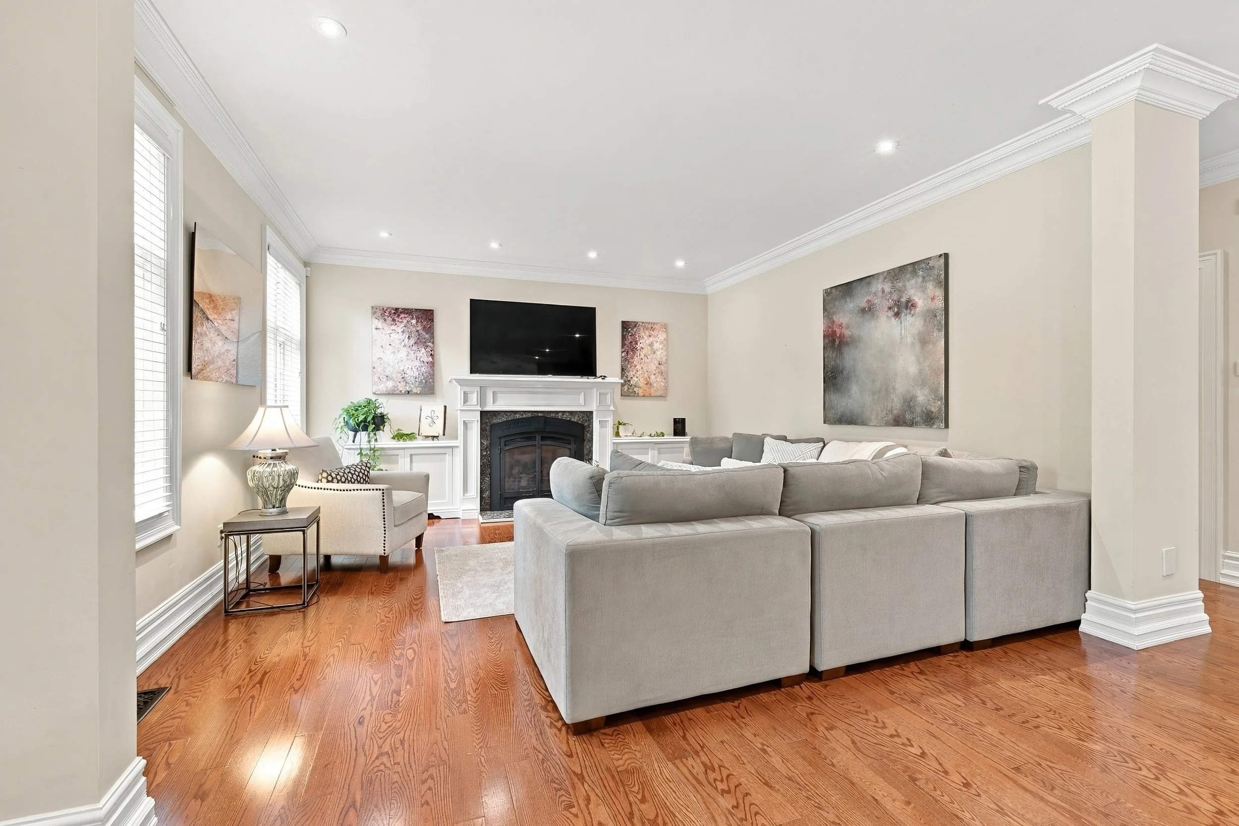 11 - 3021 Woodland Park Dr, Burlington.jpg