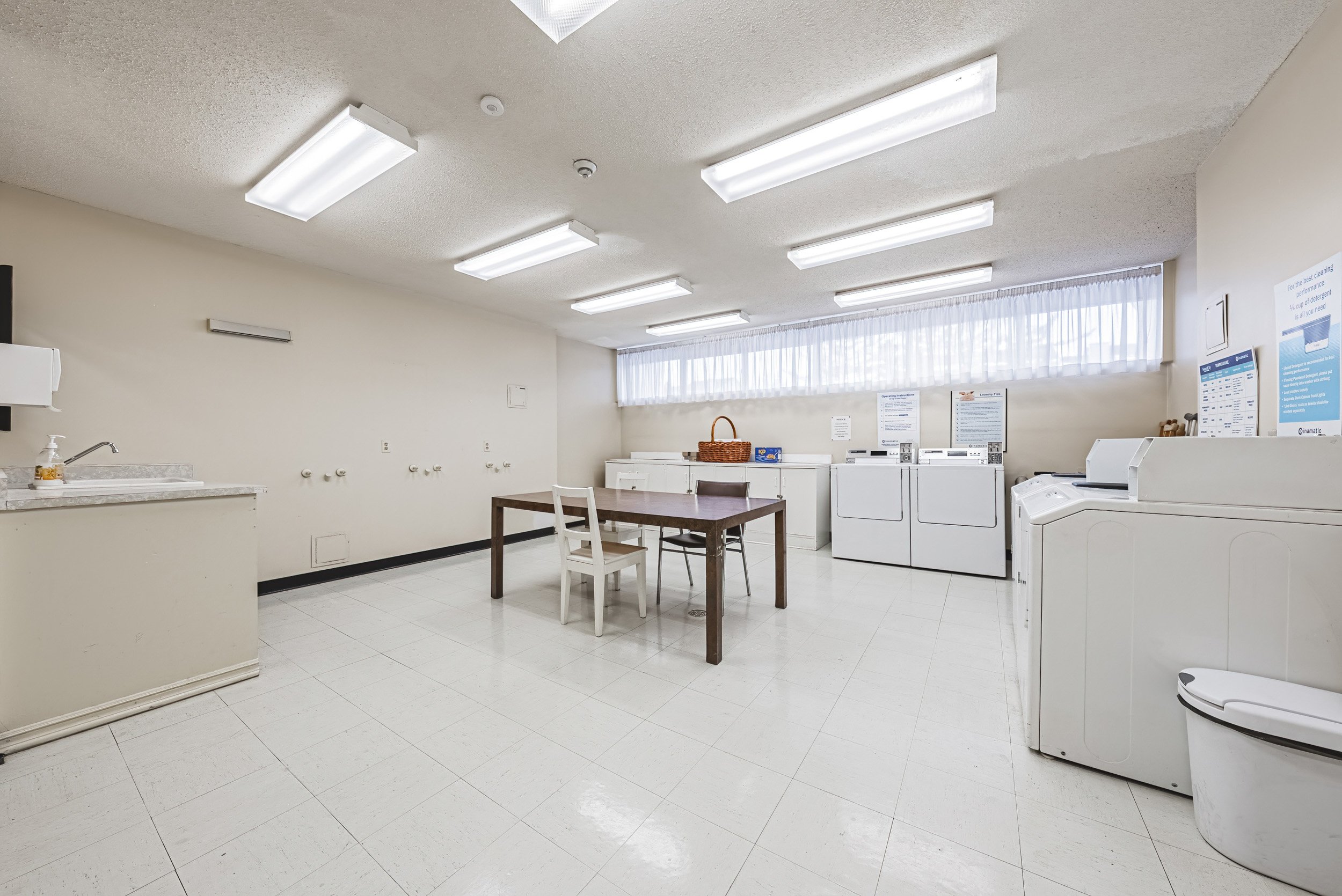 28 - 2055 Upper Middle Rd #705, Burlington.jpg