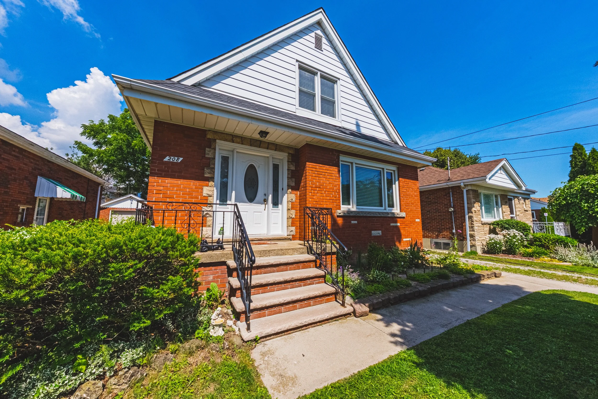 1 - 208 Glencarry Ave, Hamilton.jpg