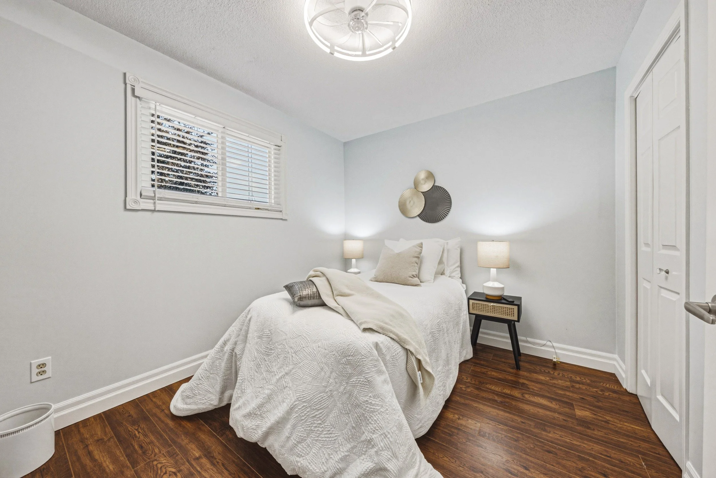 22 - 2206 Donald Rd, Burlington.jpg