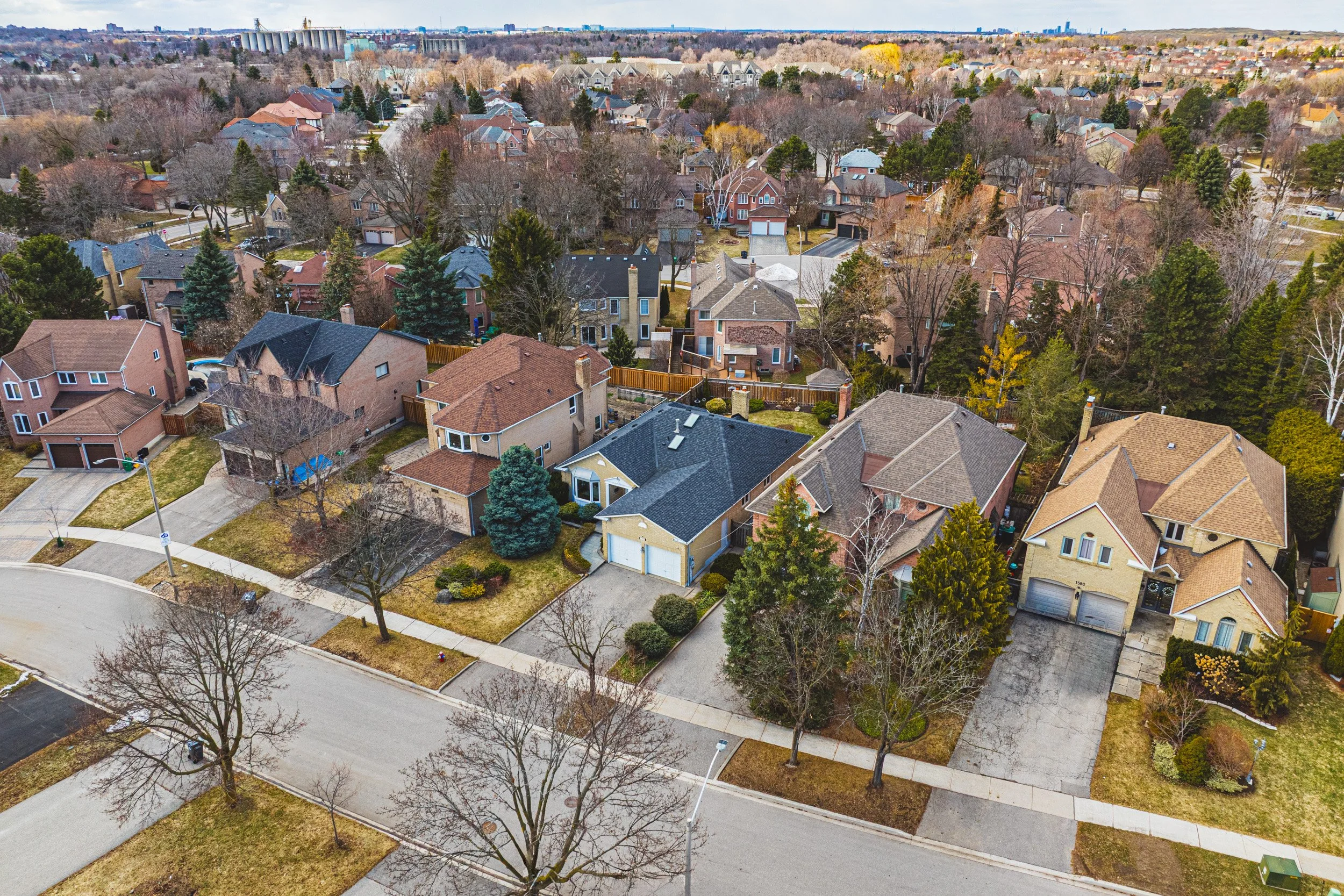 1 - 1595 Flamborough Cr EXT.jpg