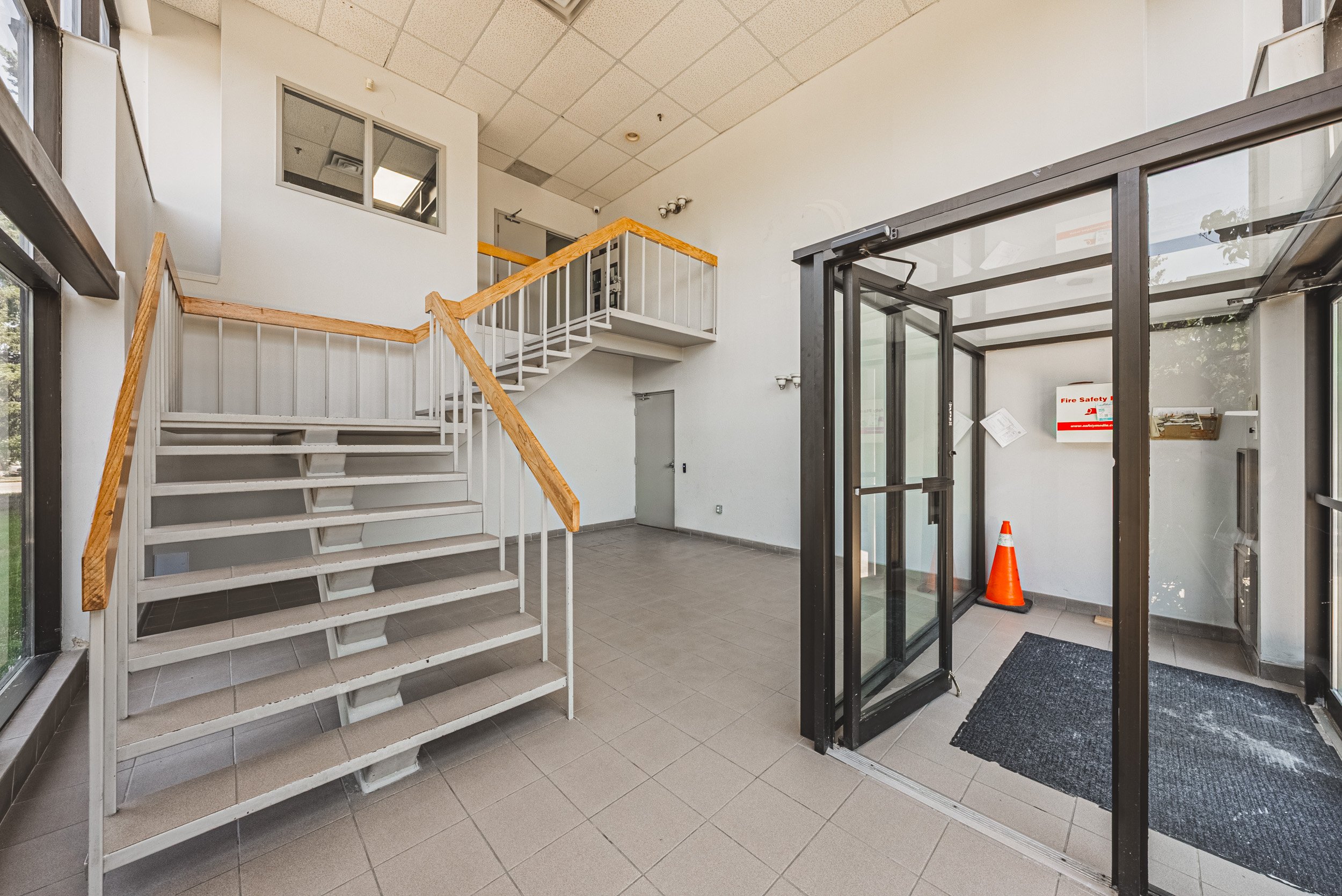 3 - 8 Edvac Dr, Brampton.jpg