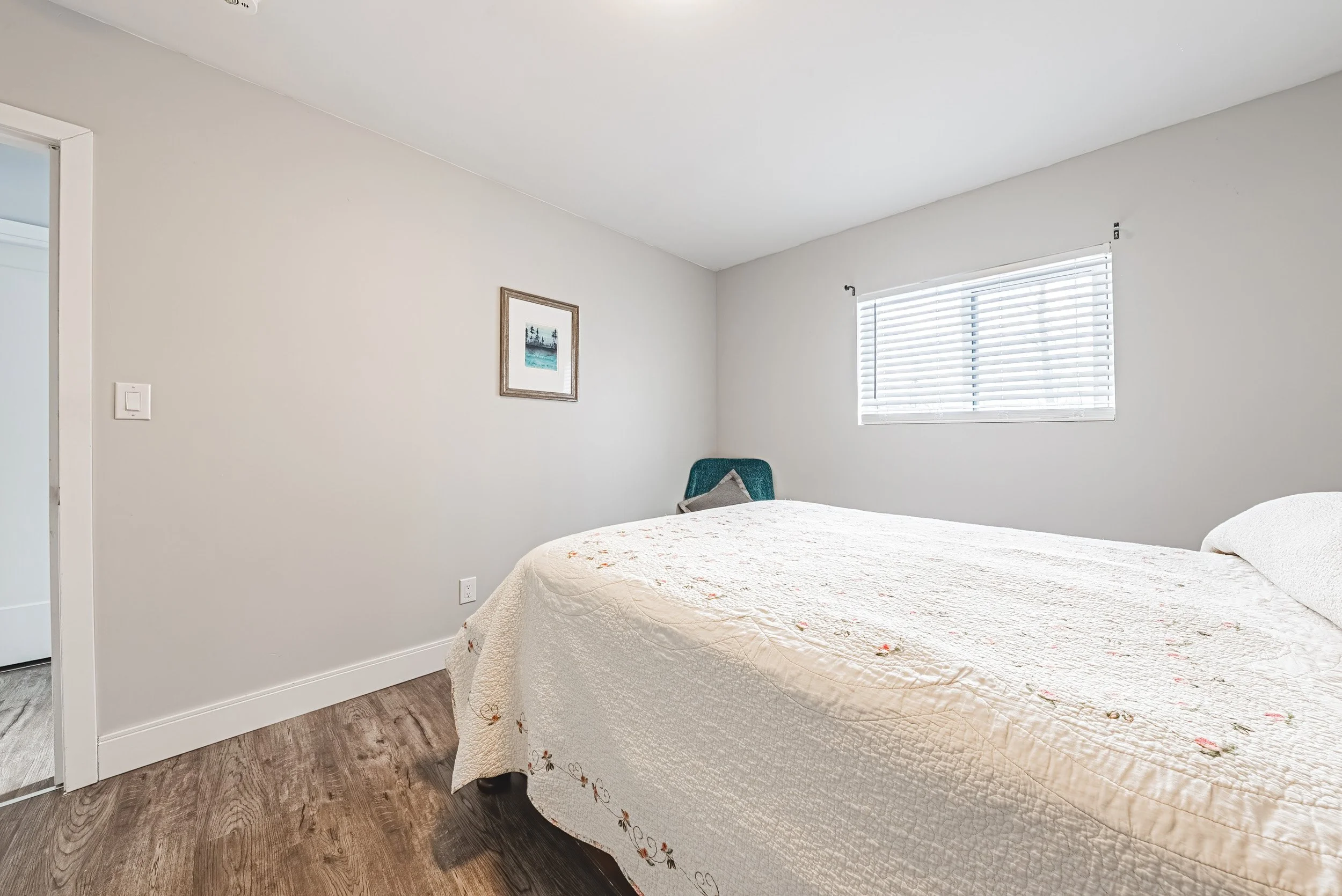 19 - 816 S Coast Dr, Selkirk.jpg