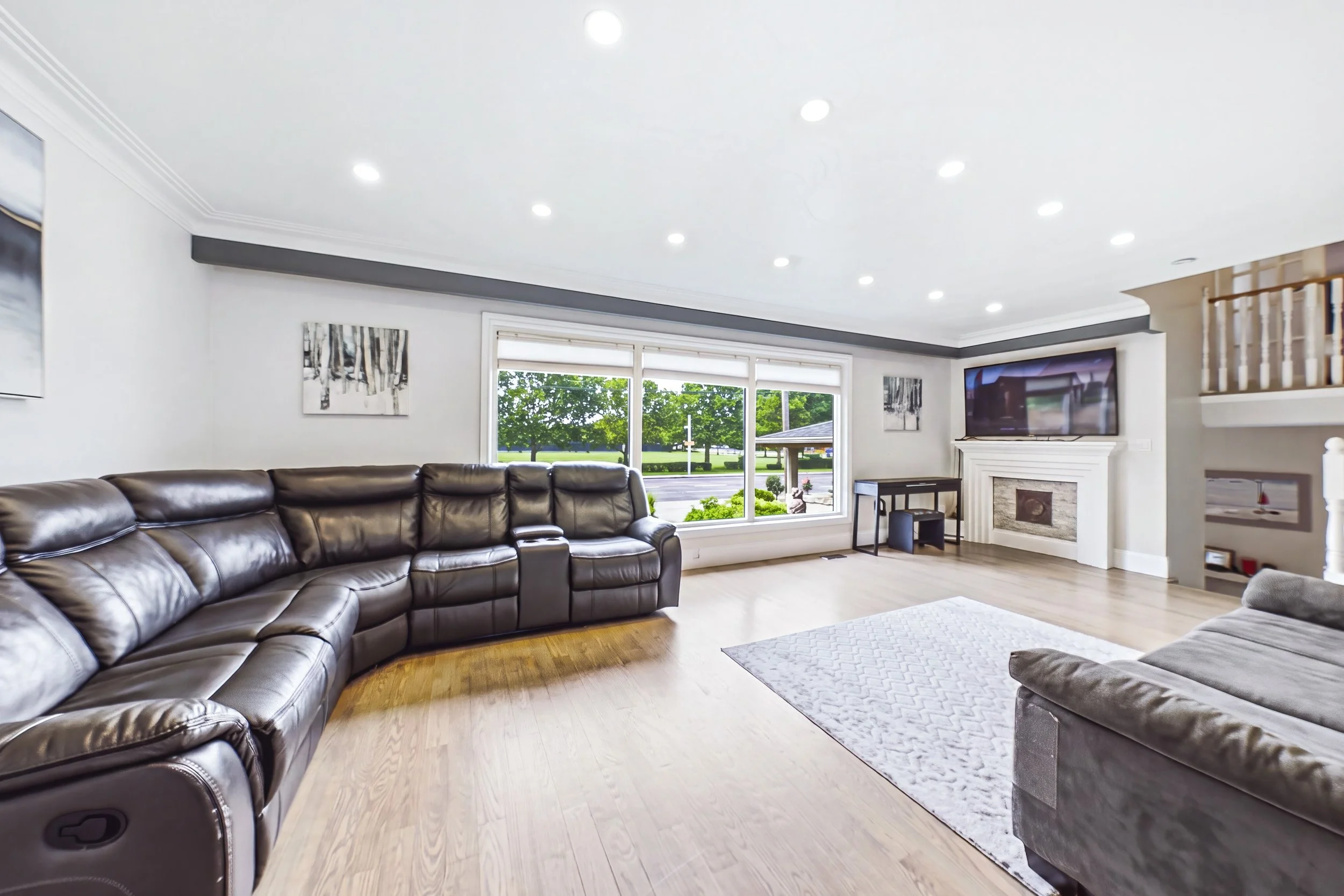 8 - 364 Fennell Ave W, Hamilton.jpg