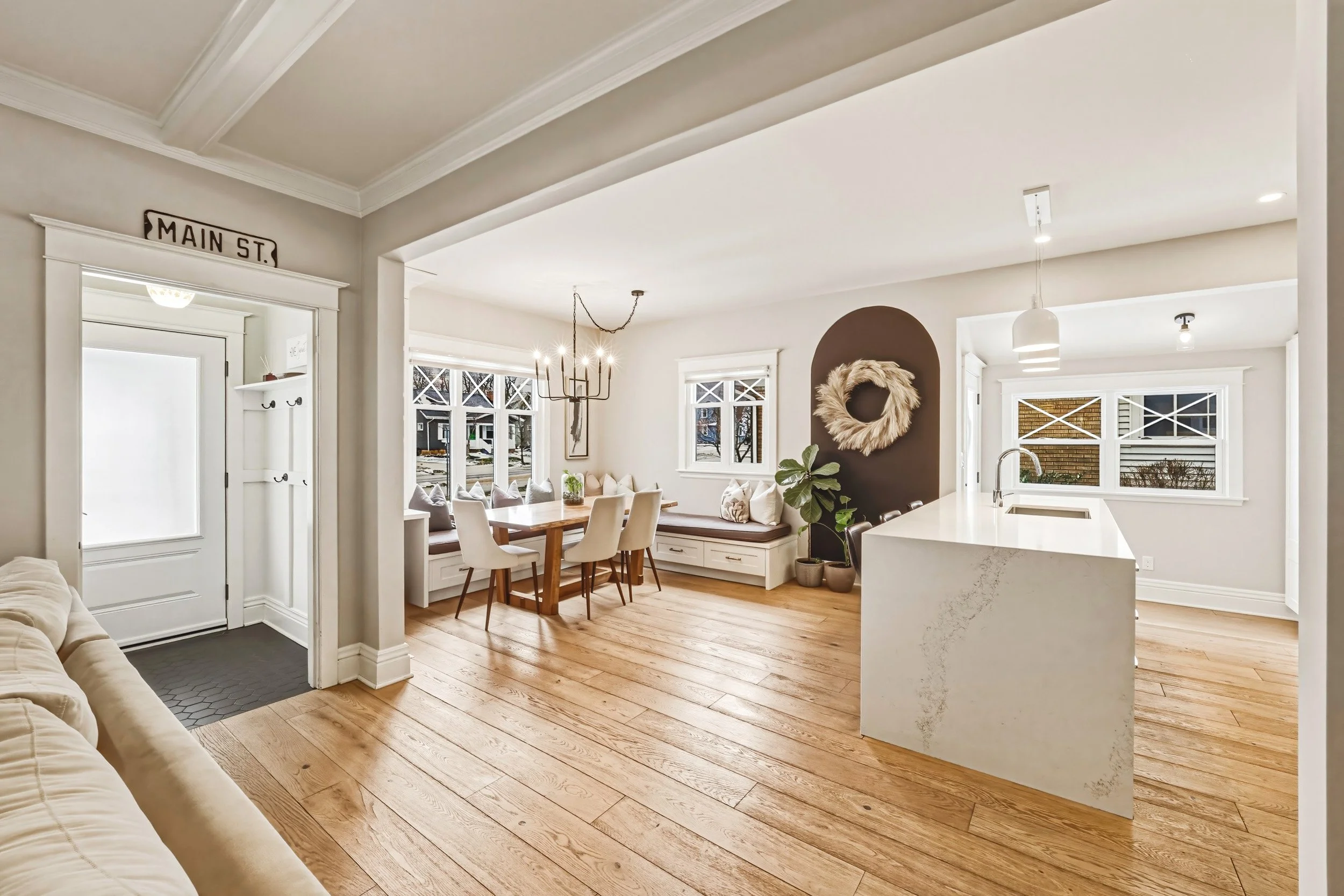 6 - 6 Nelles Blvd, Grimsby.jpg