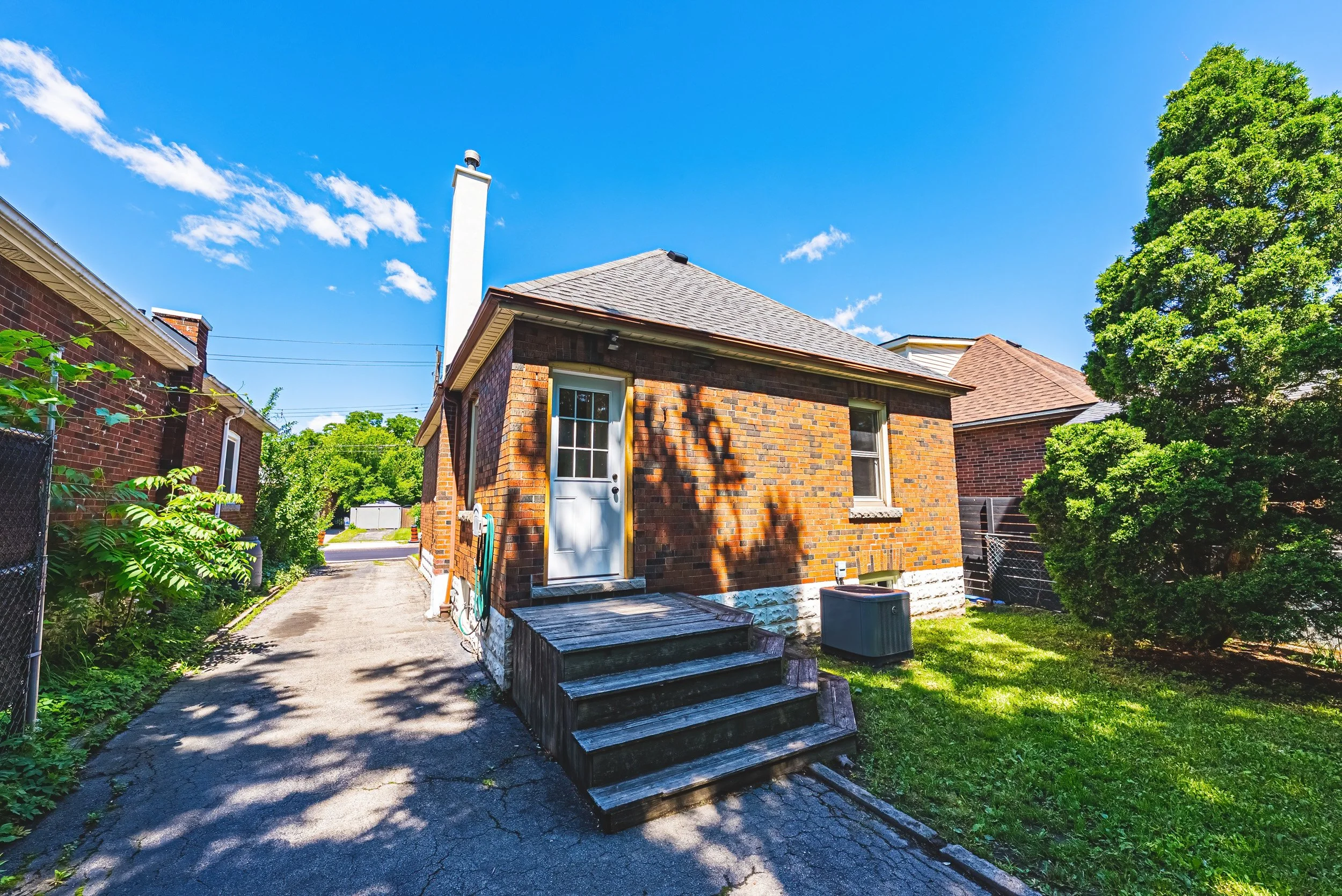 21 - 203 W 2nd St, Hamilton.jpg