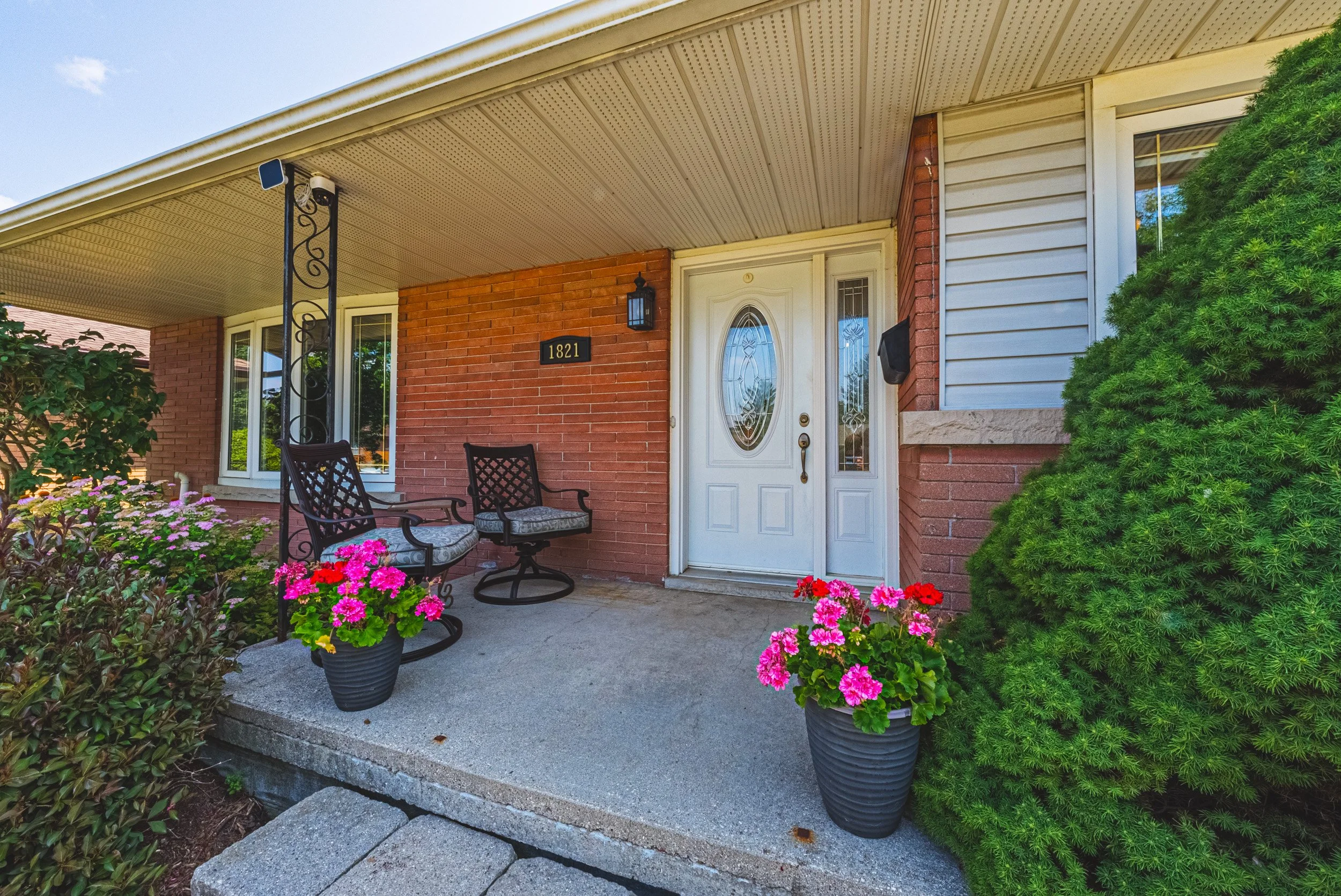 4 - 1821 Biscayne Dr, Cambridge.jpg