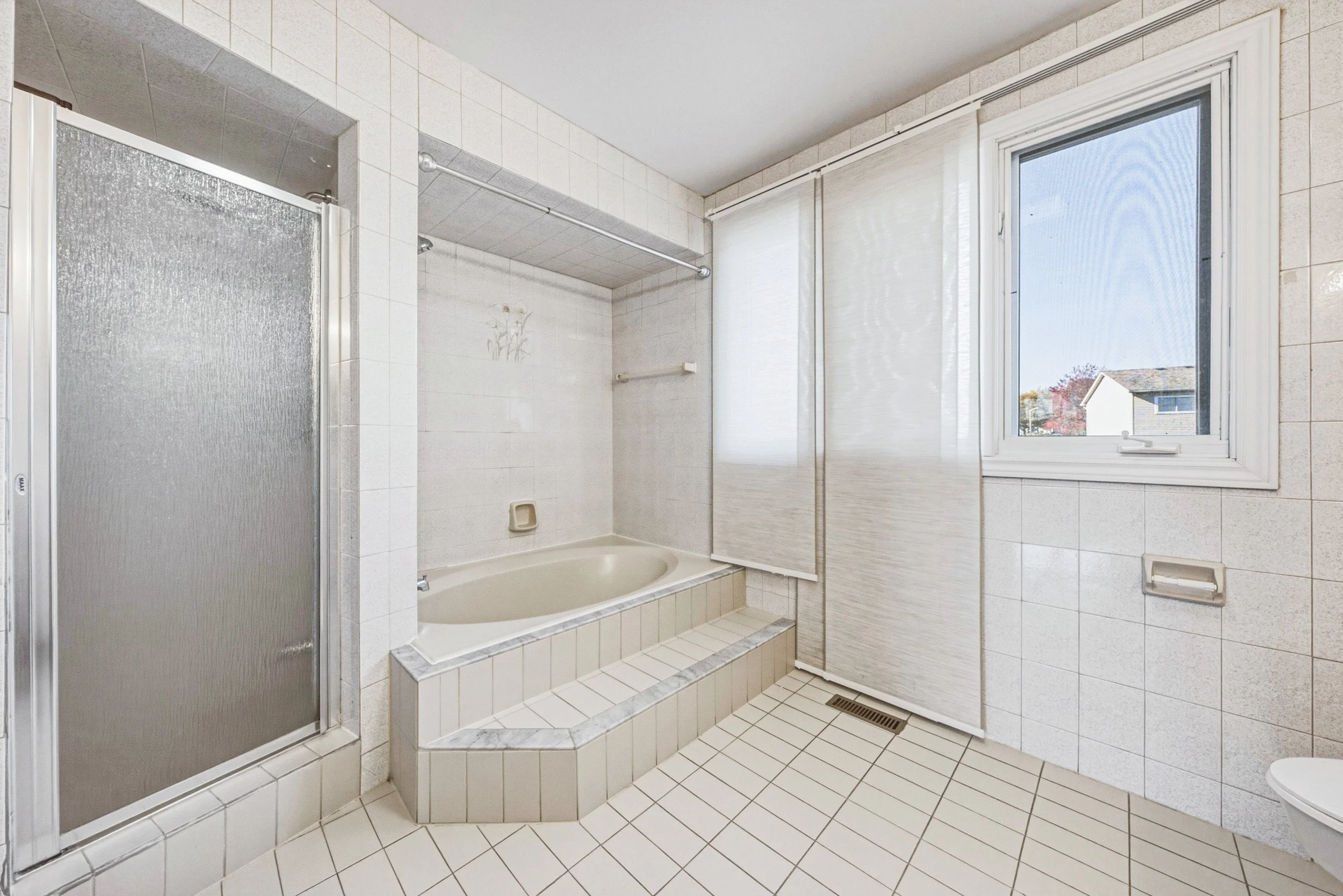 25 - 21 Moss Blvd, Dundas.jpg