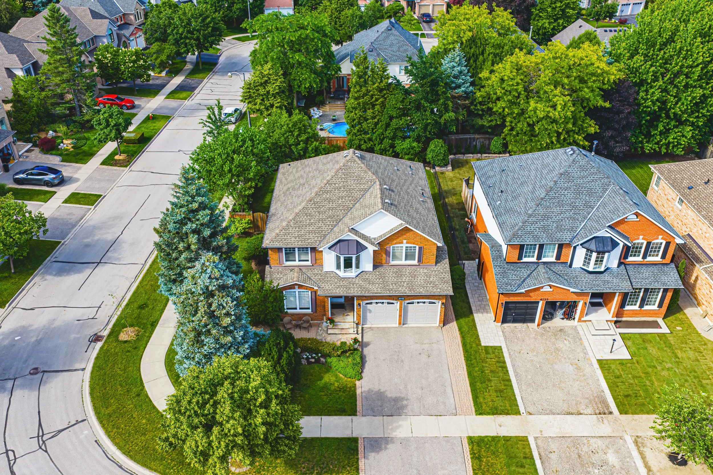 2 - 4153 Vermont Cres, Burlington.jpg