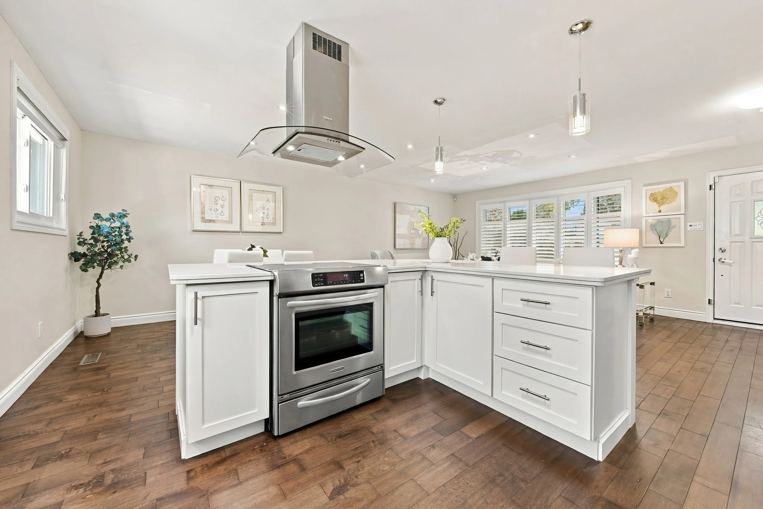 10 - 2231 Urwin Cres, Oakville.jpg