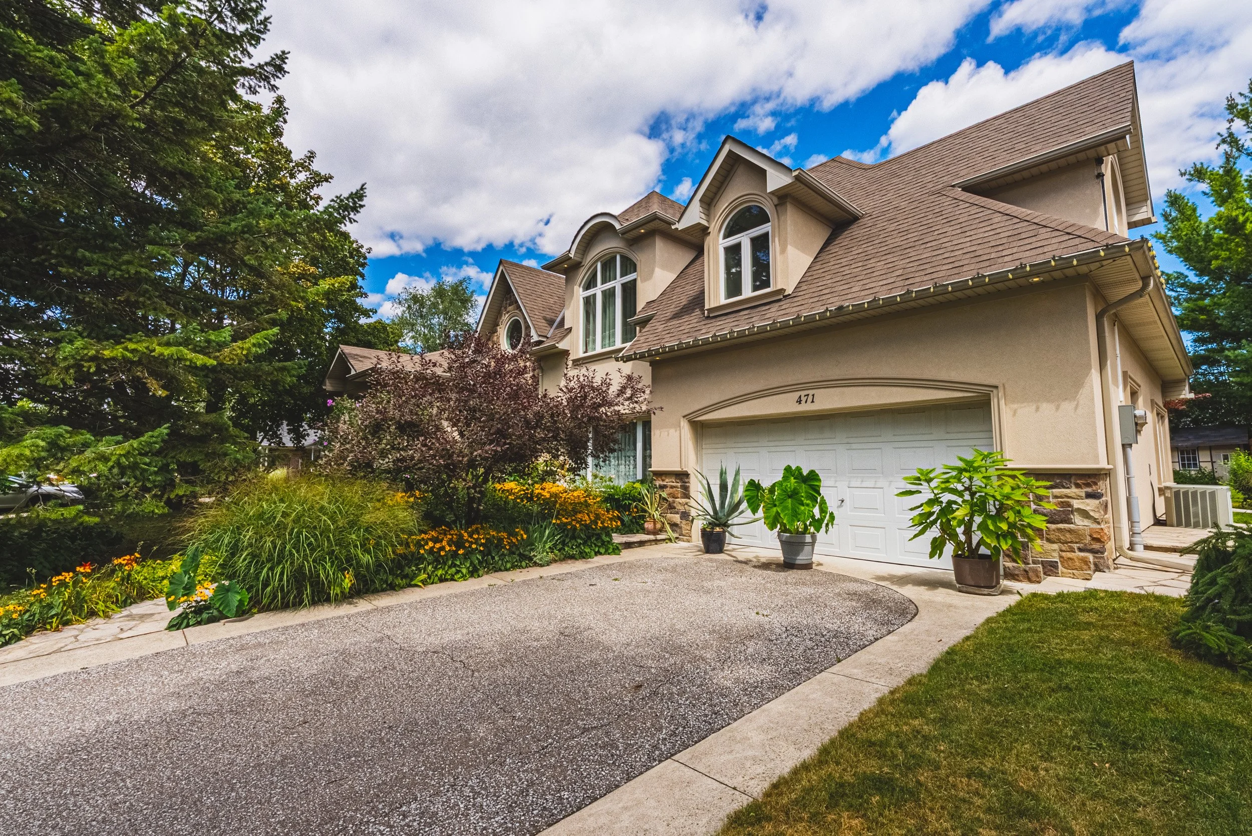 4 - 471 The Kingsway, Etobicoke.jpg