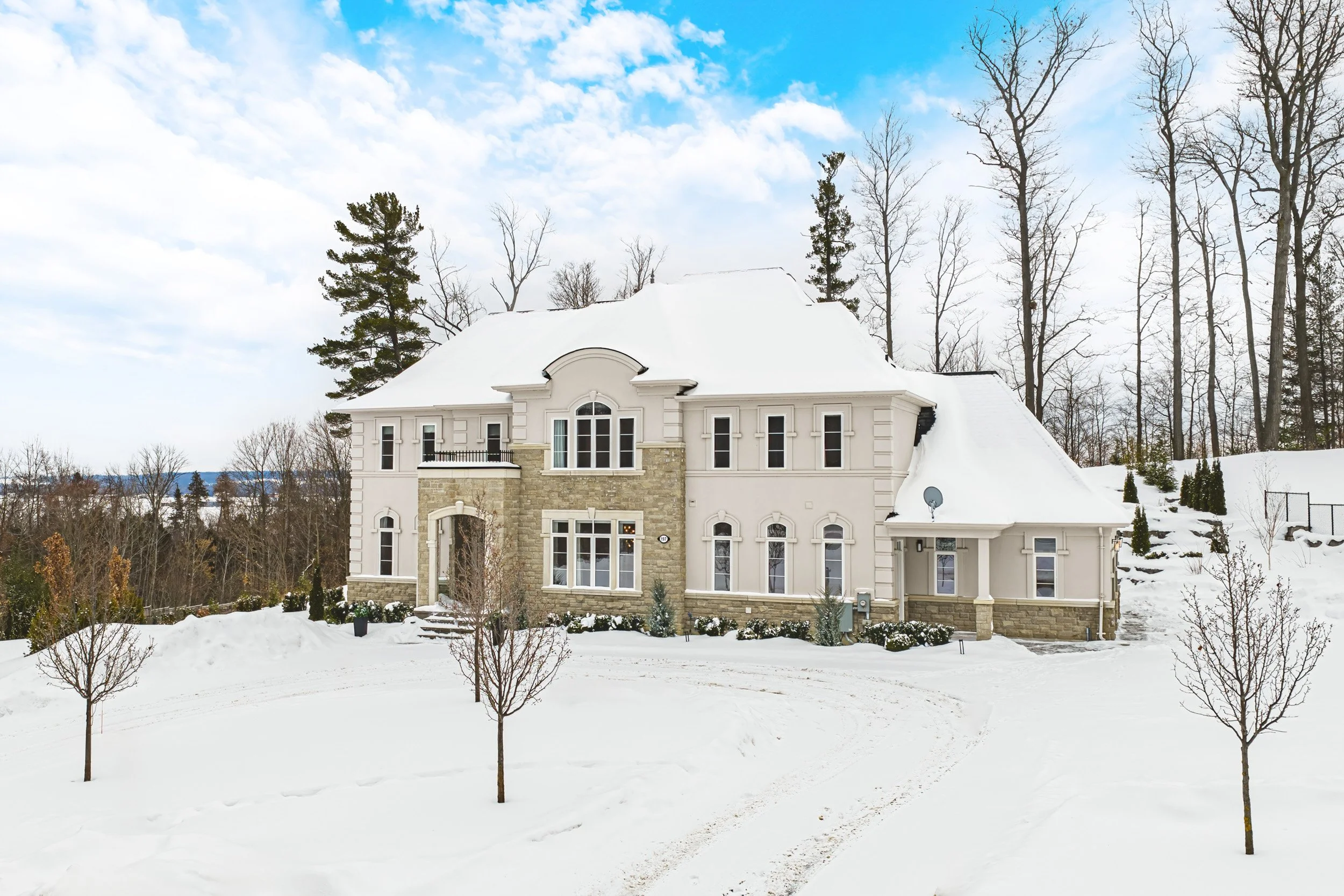 2 - 197 Nottingham Forest Rd, Bradford.jpg