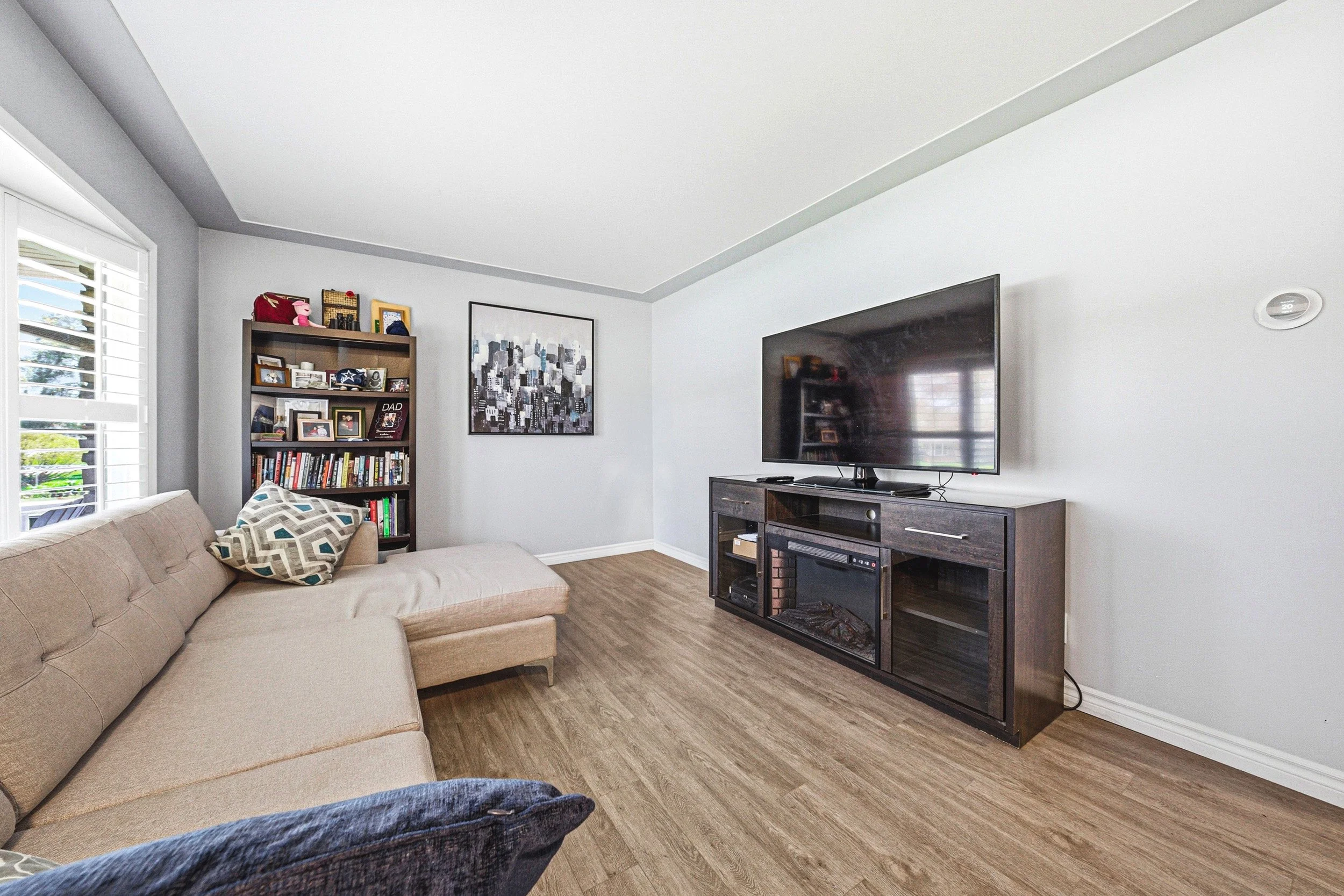 7 - 1338 Eleanor Ave, Cambridge.jpg