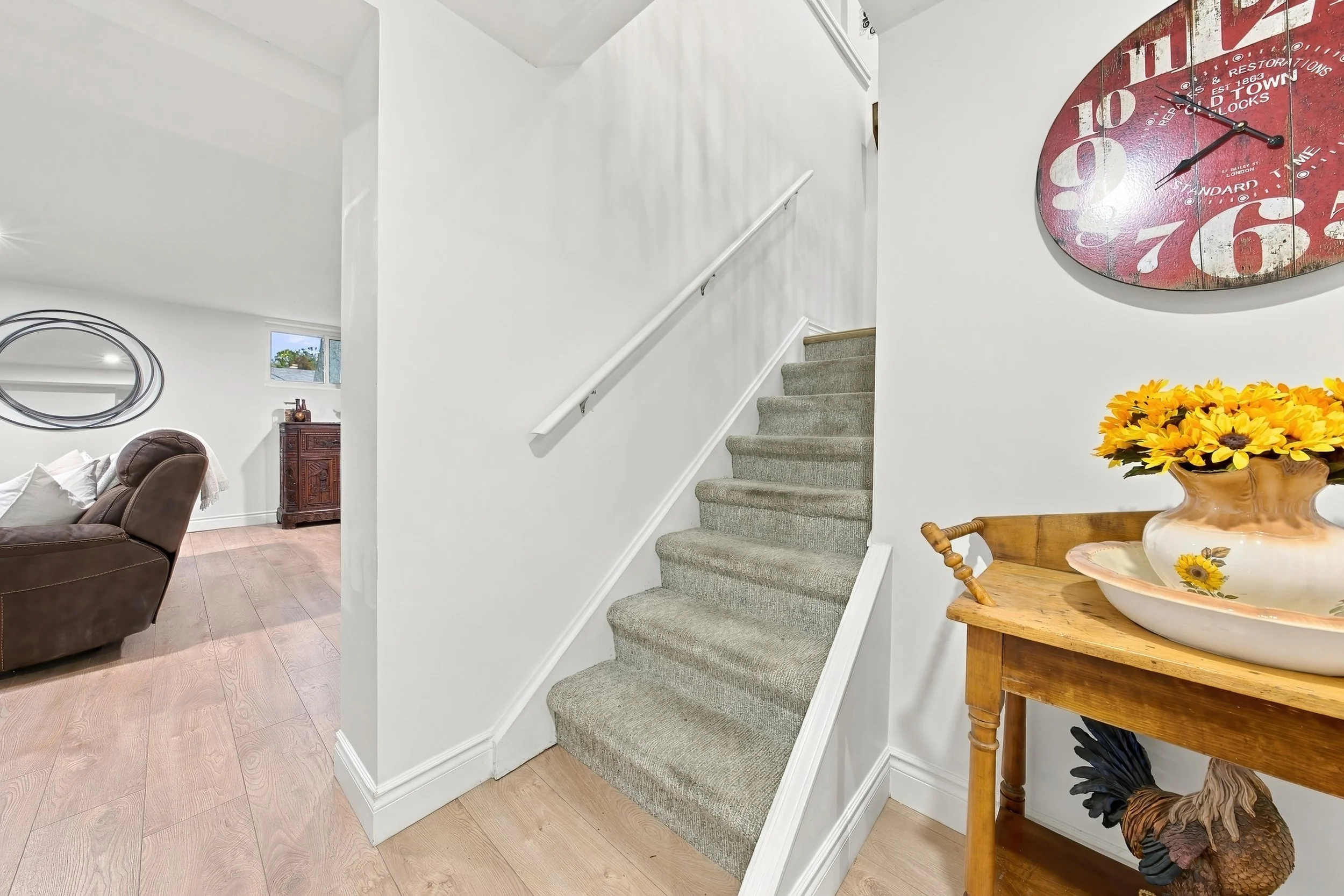 30 - 915 Tanager Ave, Burlington.jpg