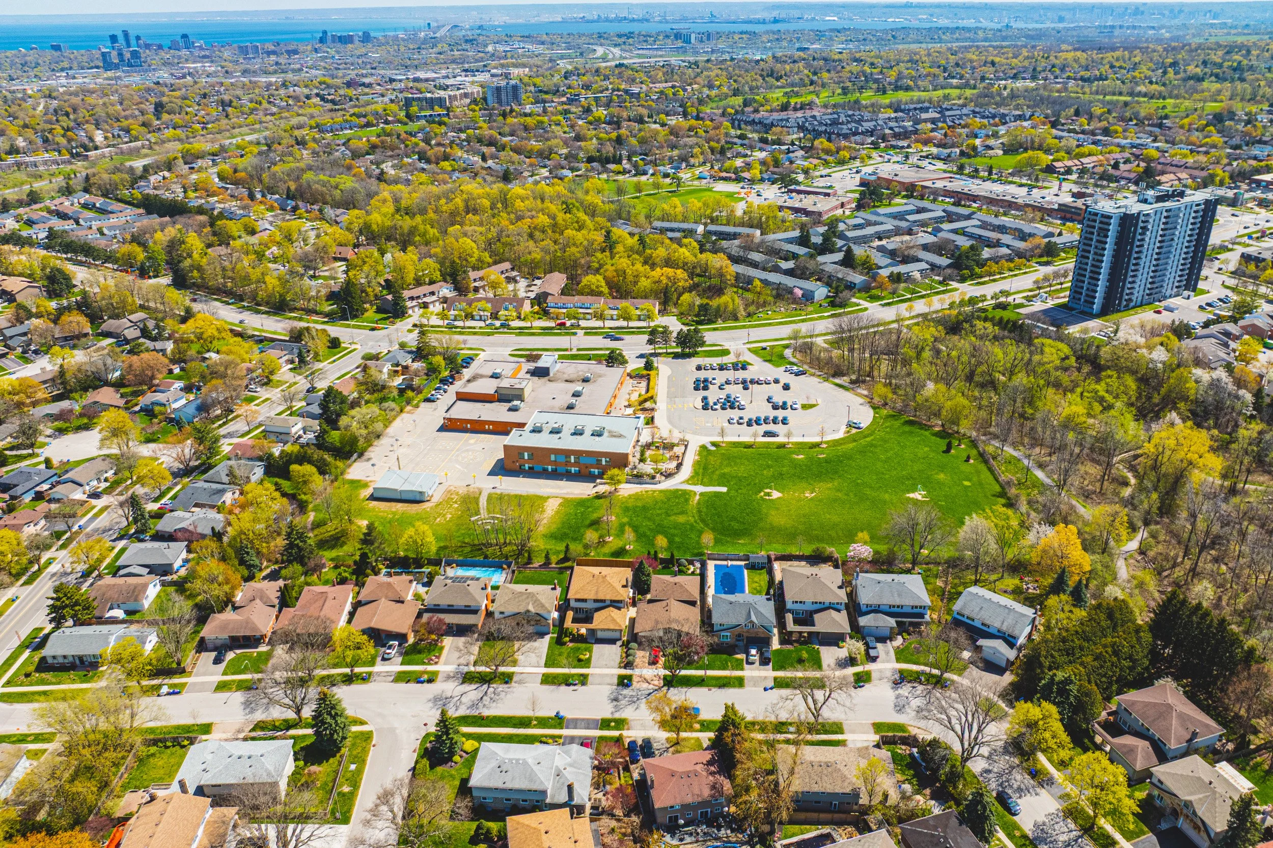 43 - 2055 Upper Middle Rd #901, Burlington.jpg