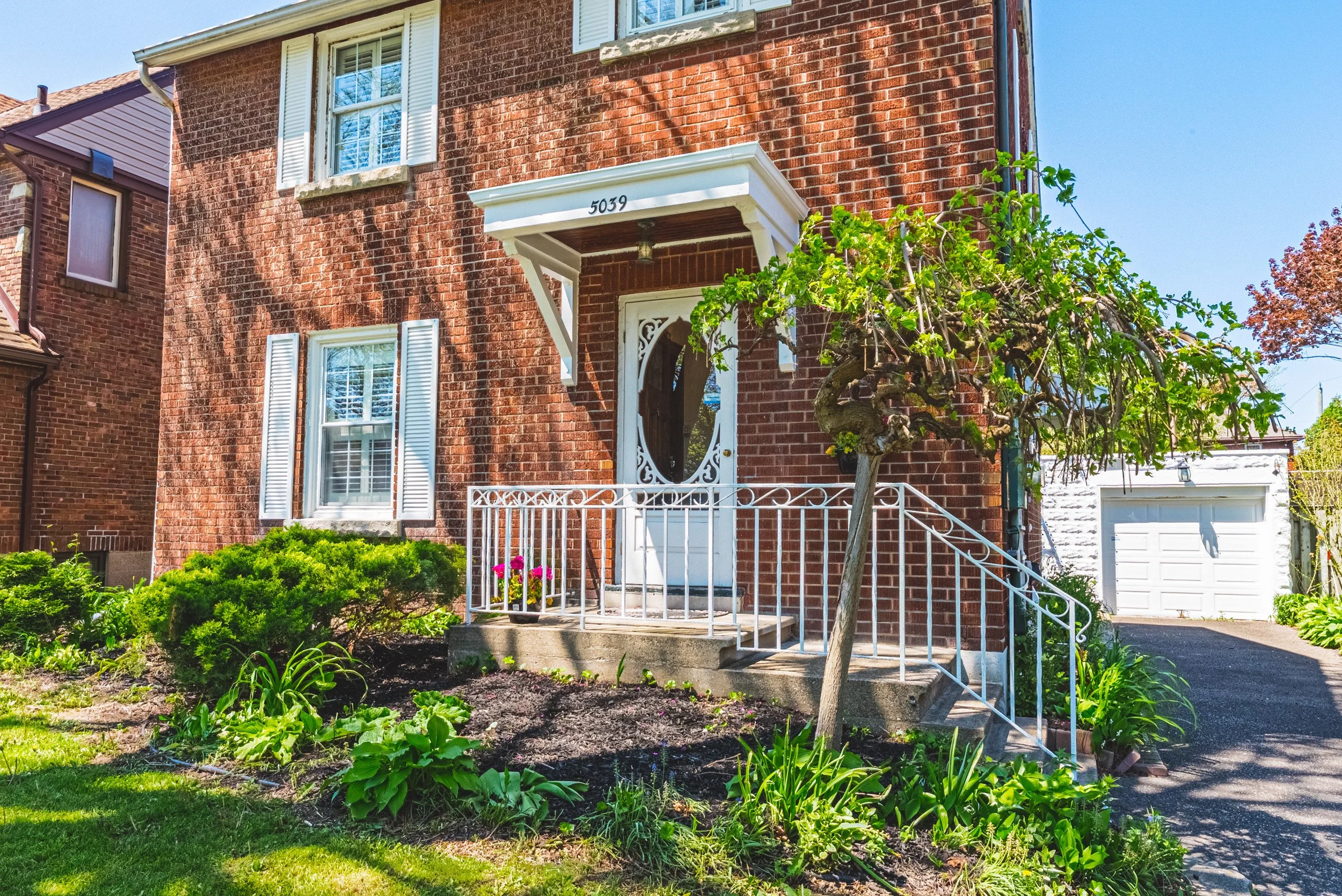 4 - 5039 Valley Way, Niagara Falls.jpg