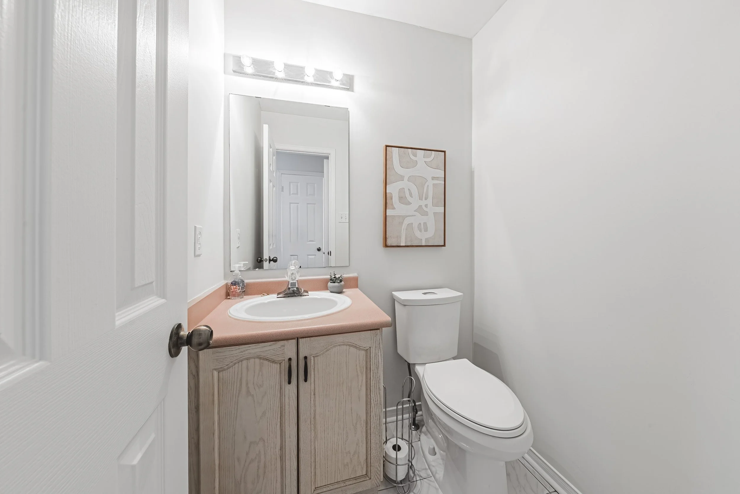 21 - 4153 Vermont Cres, Burlington.jpg