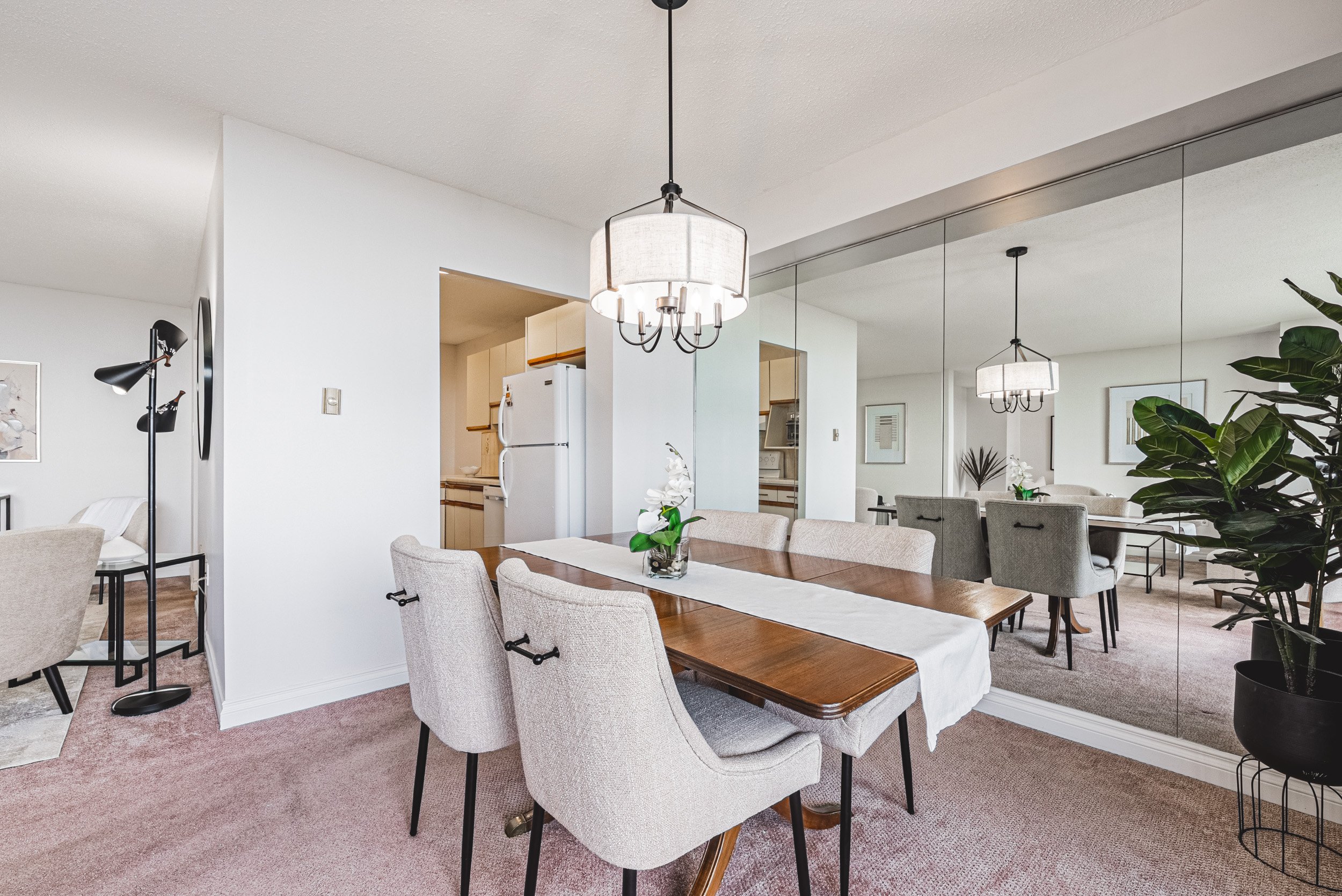 9 - 2055 Upper Middle #1504, Burlington.jpg