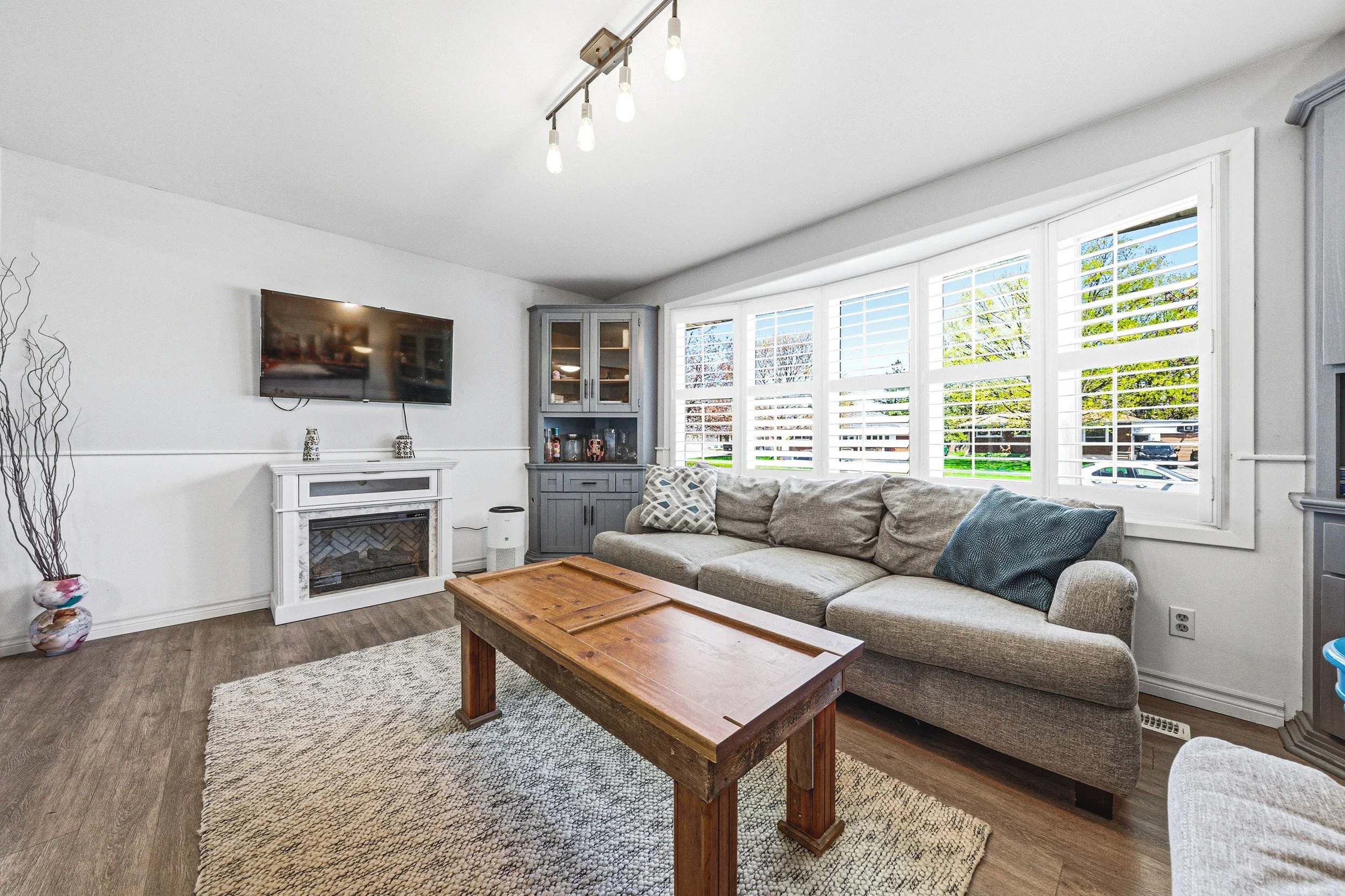 10 - 1338 Eleanor Ave, Cambridge.jpg