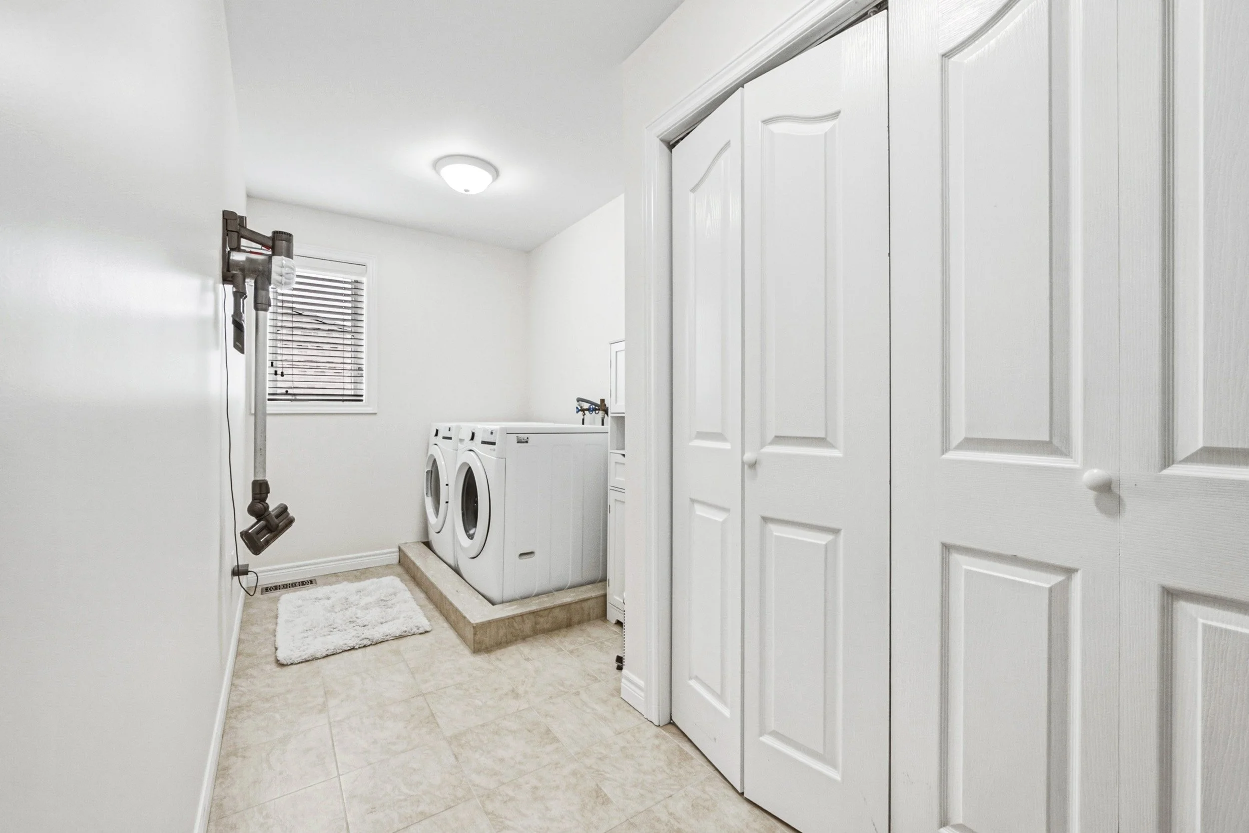 31 - 20 Degrow Cres, Binbrook.jpg