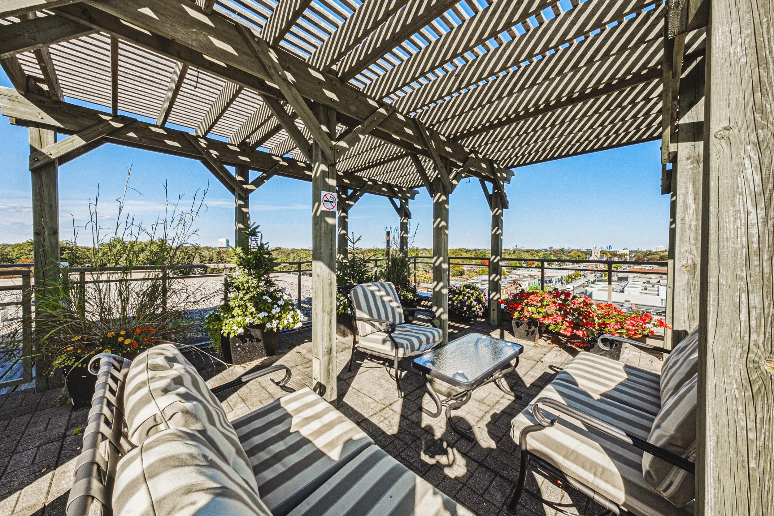 25 - 935 Royal York Rd #202, Toronto.jpg