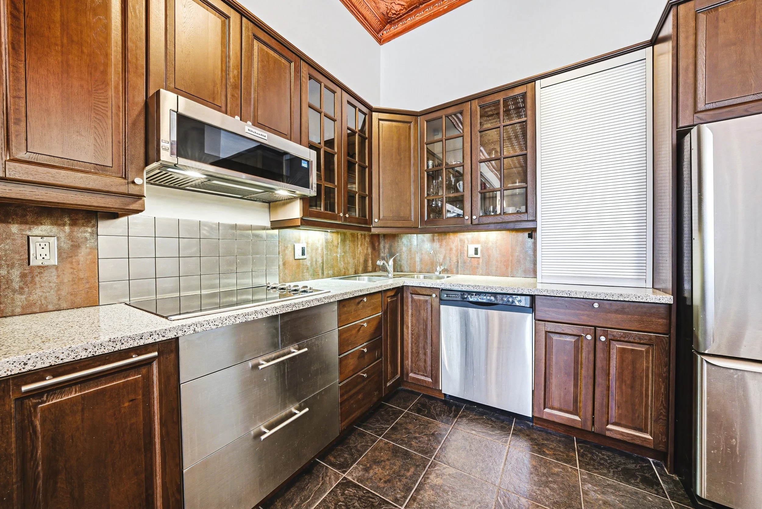 13 - 595 King St E, Hamilton.jpg