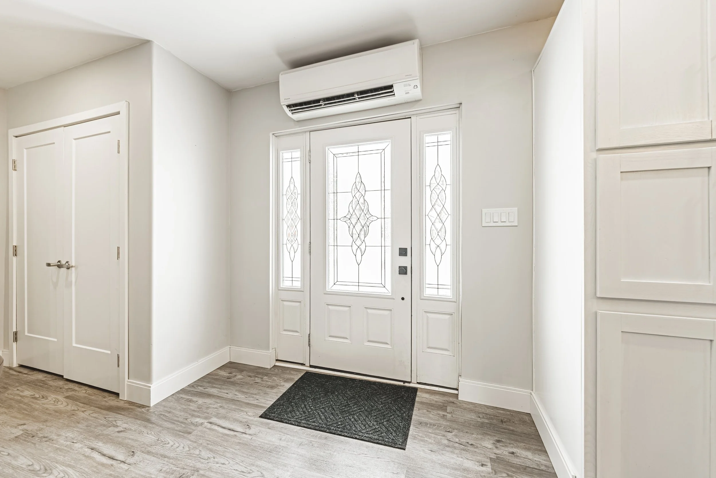 4 - 816 S Coast Dr, Selkirk.jpg