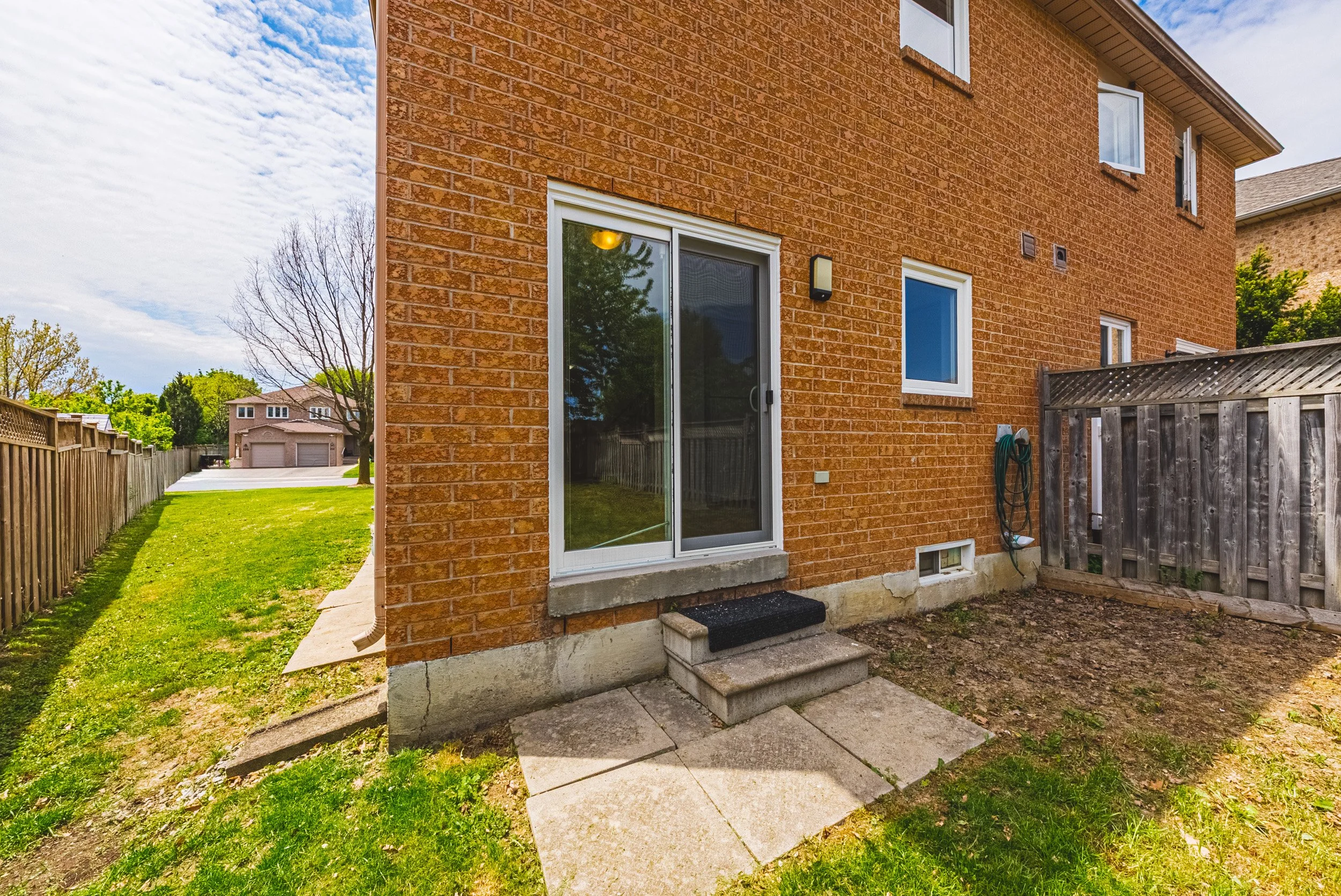 22 - 155 Saddletree Trail, Brampton.jpg