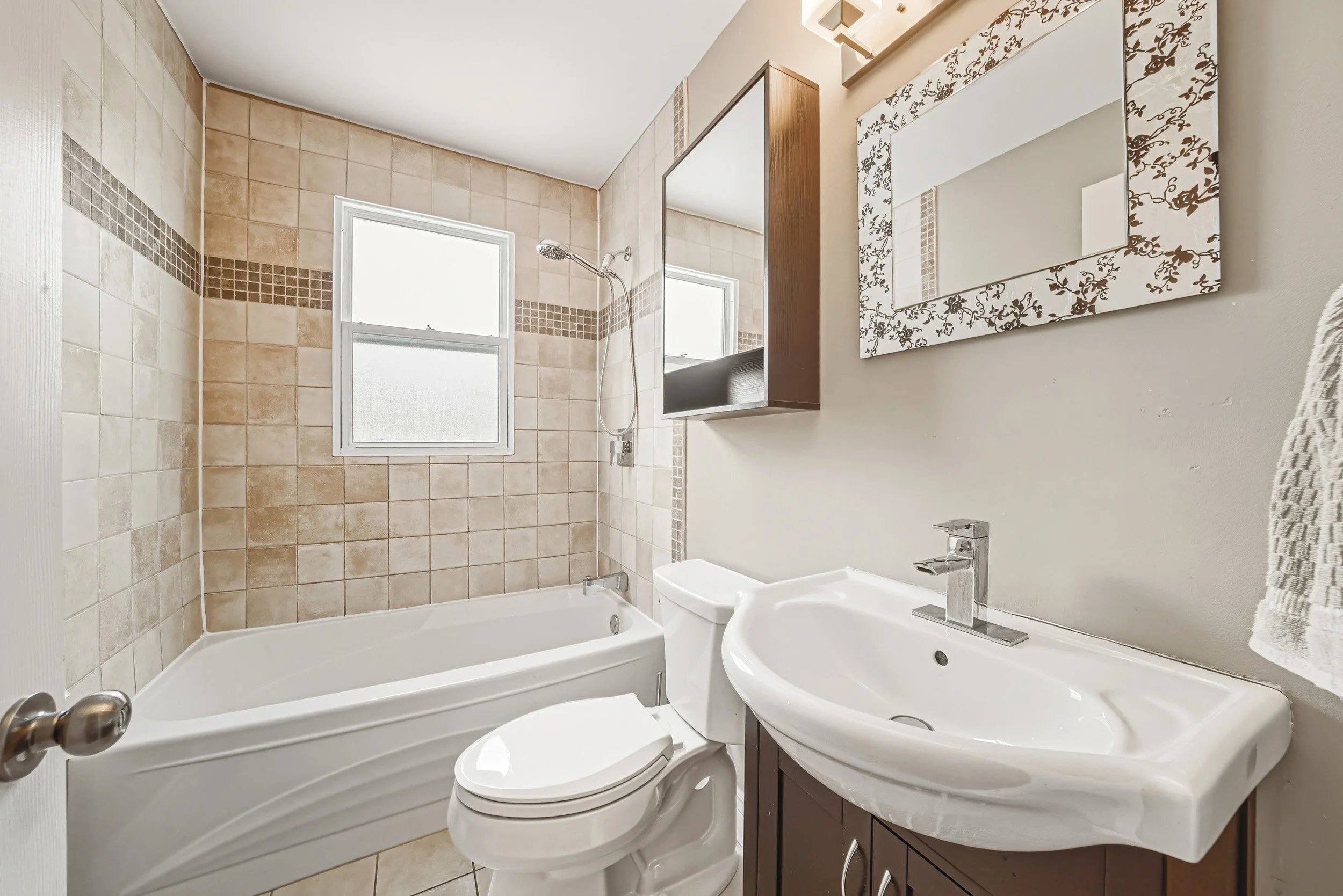 12 - 165 E 38th St, Hamilton.jpg