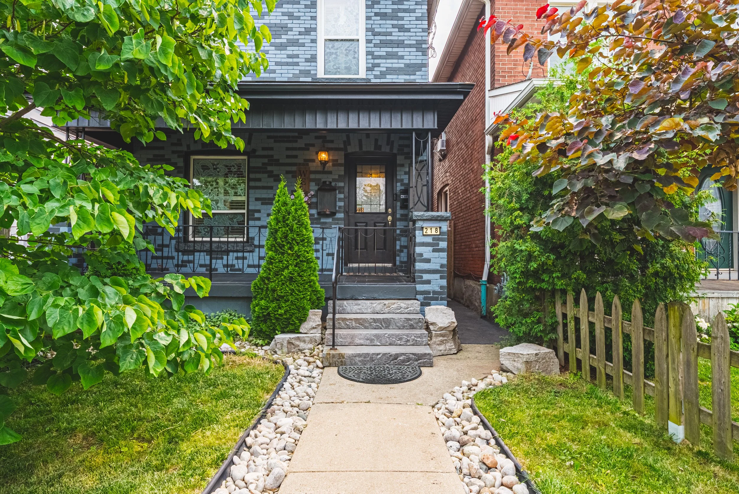 4 - 218 Grosvenor Ave N, Hamilton.jpg