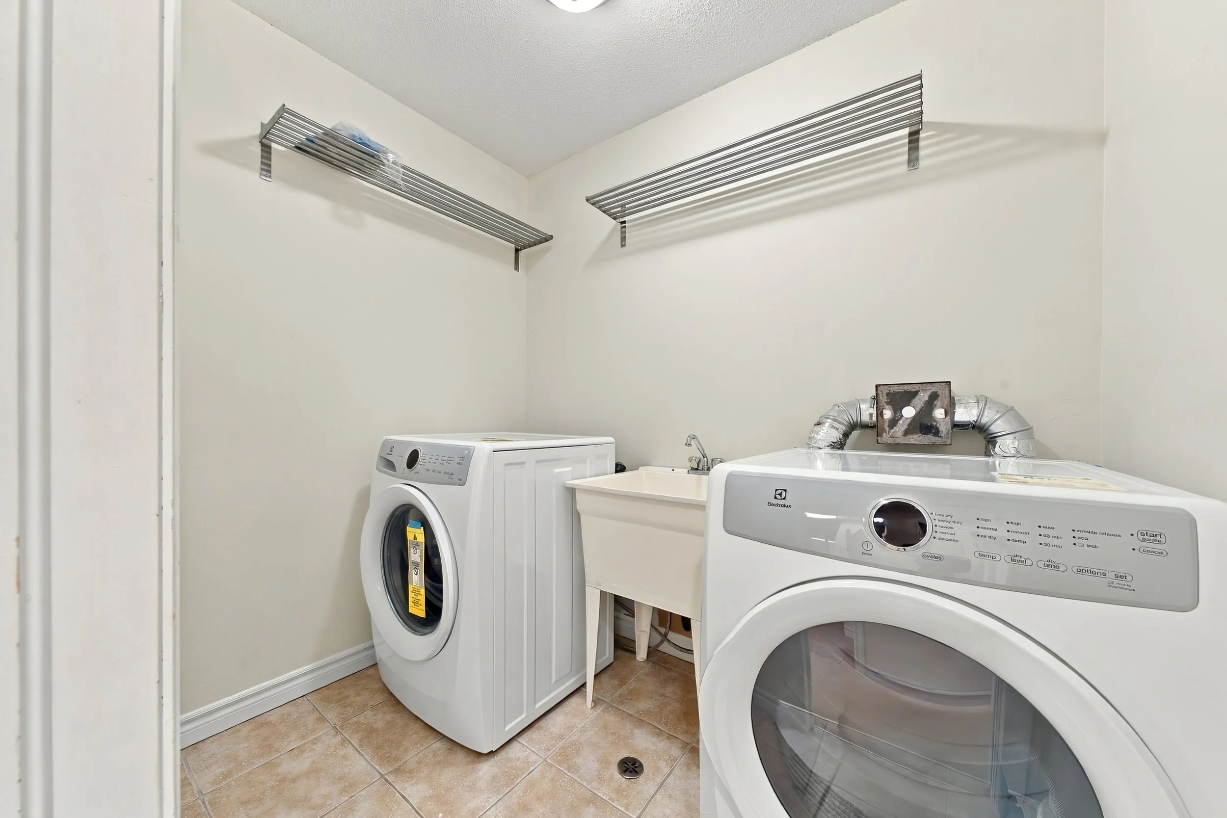37-35 Thames Wy Hamilton.jpg