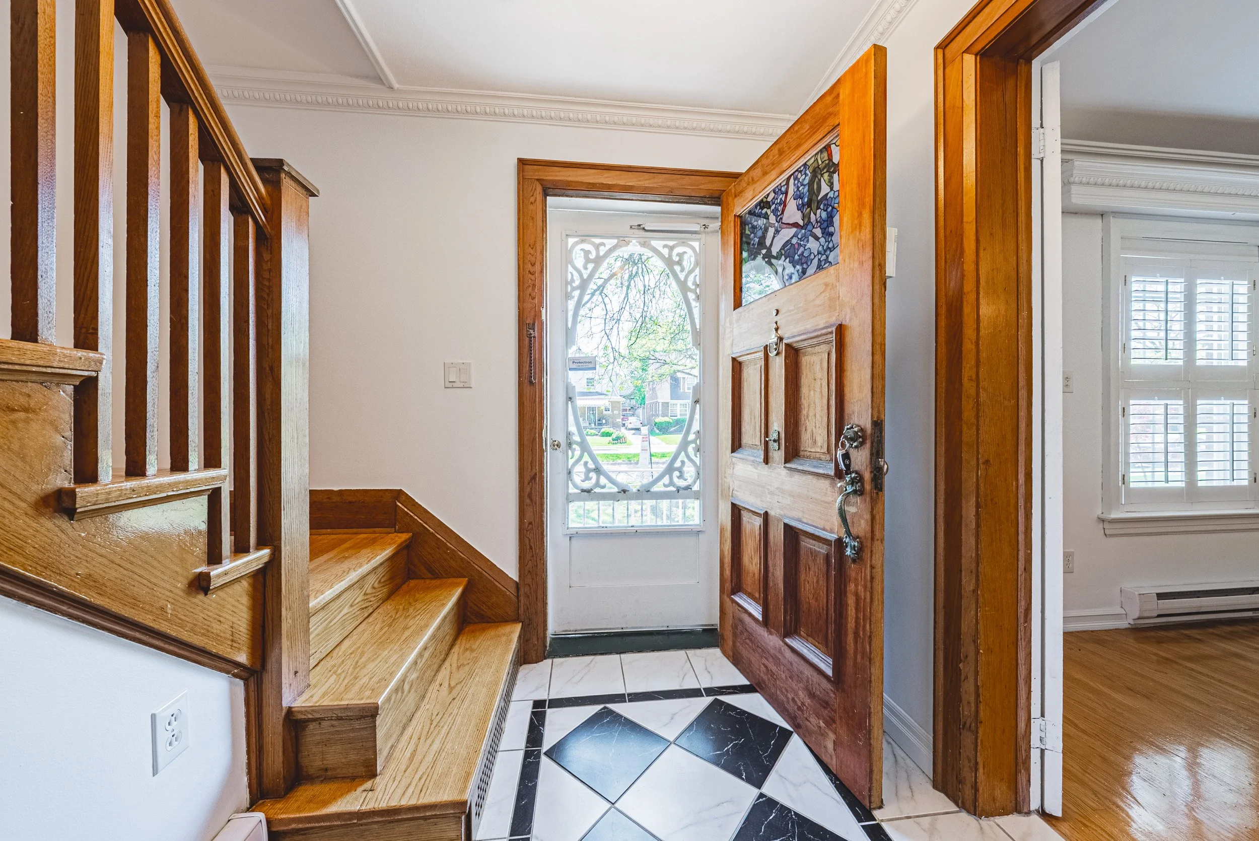 5 - 5039 Valley Way, Niagara Falls.jpg