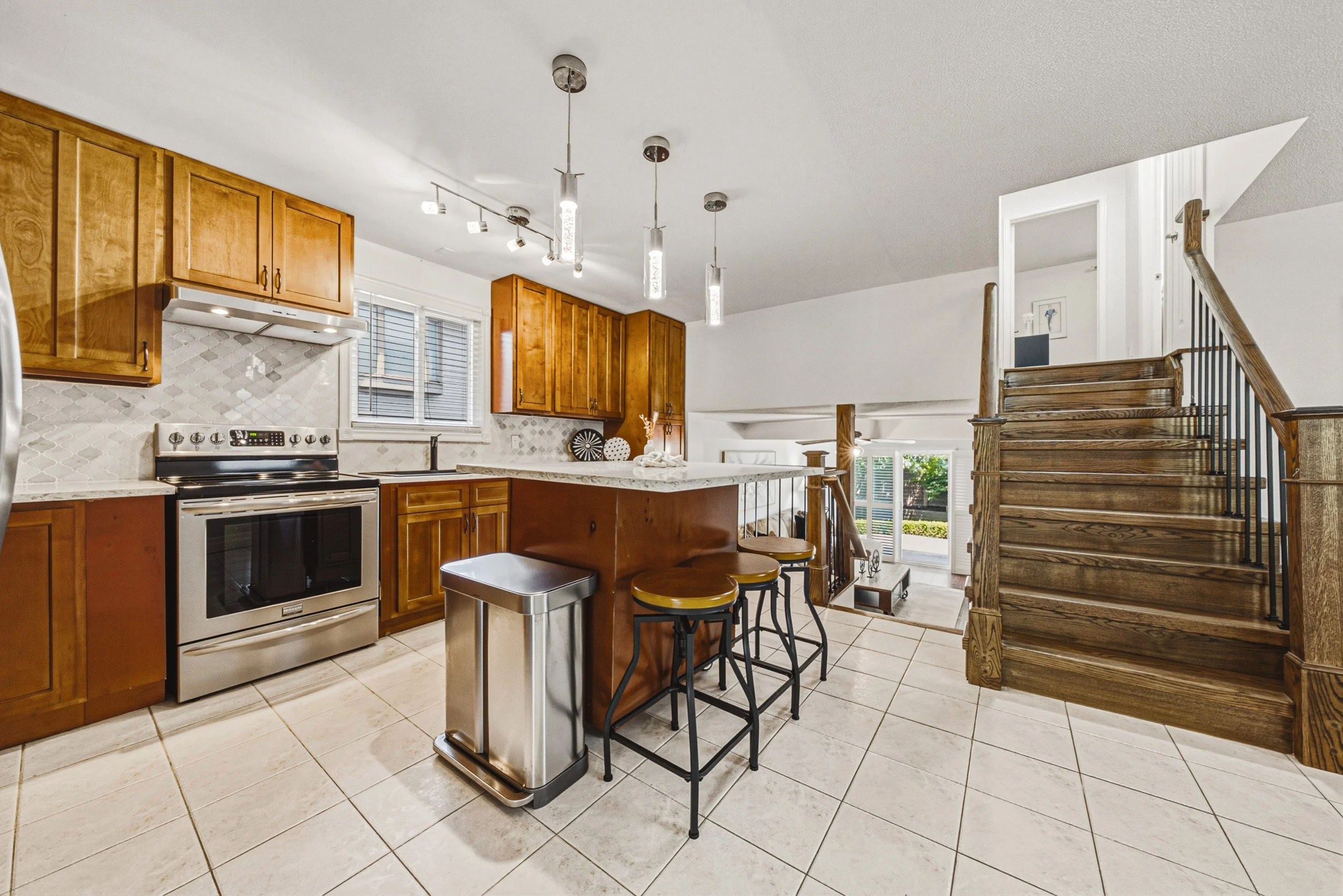11 - 2206 Donald Rd, Burlington.jpg