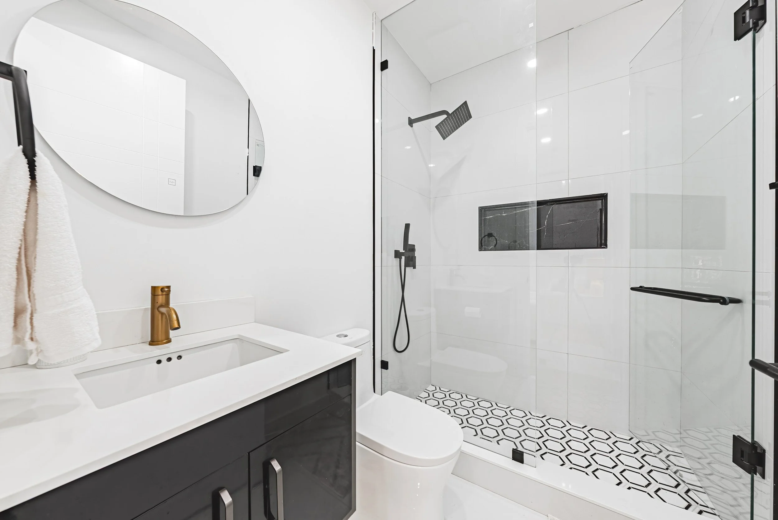 36 - 4511 Guelph Line, Burlington.jpg