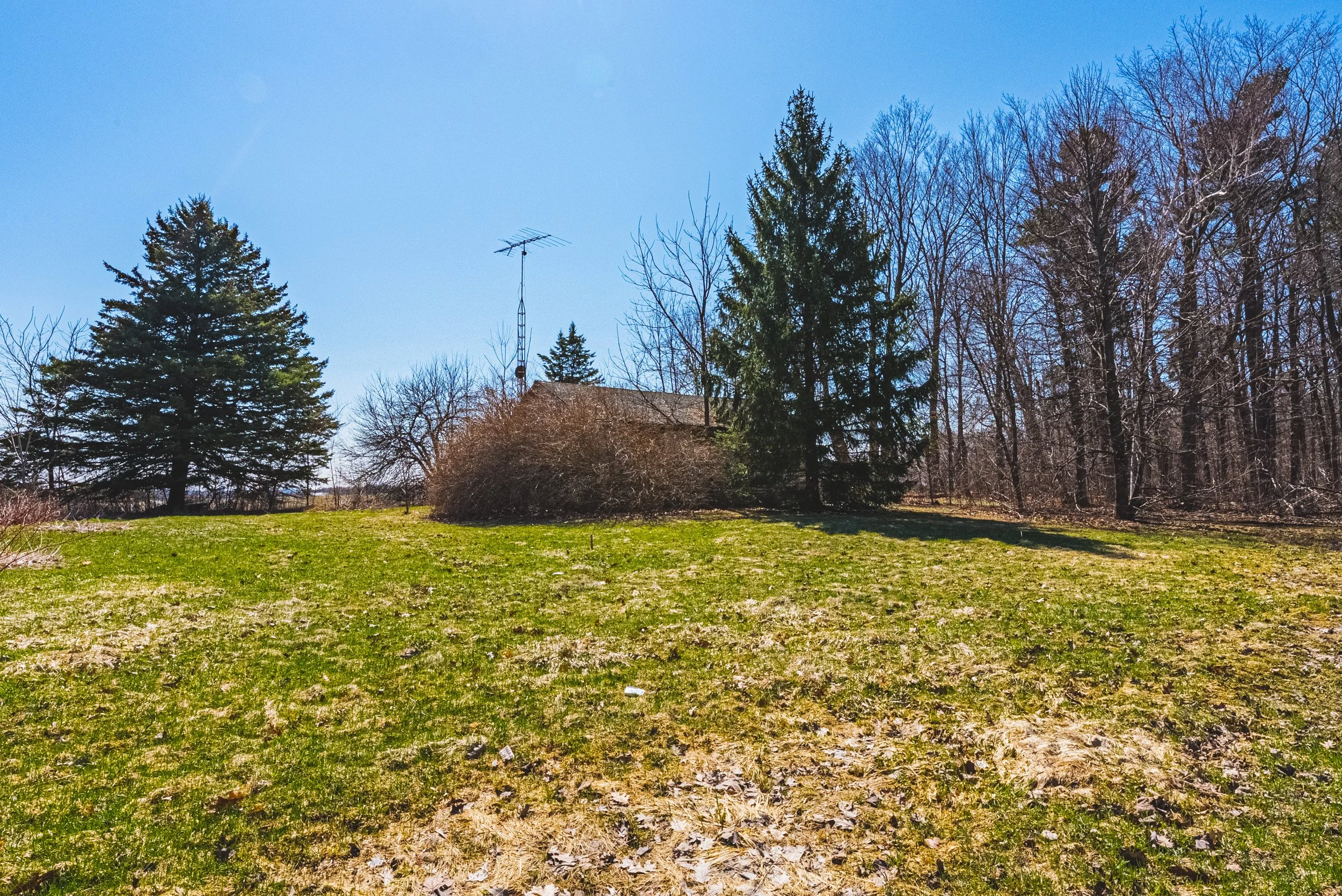 8 - 8220 10th Sideroad, Milton.jpg