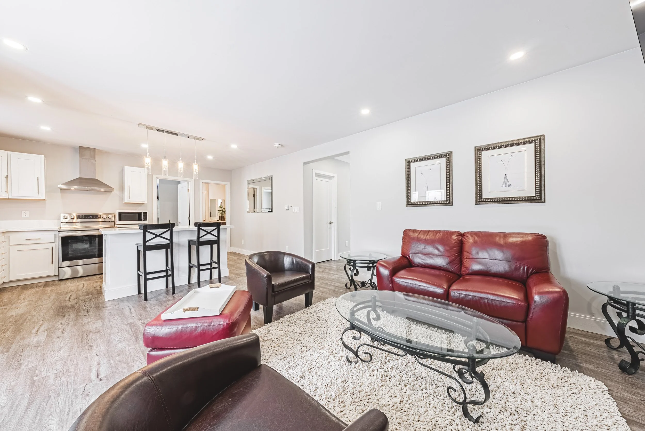 8 - 816 S Coast Dr, Selkirk.jpg