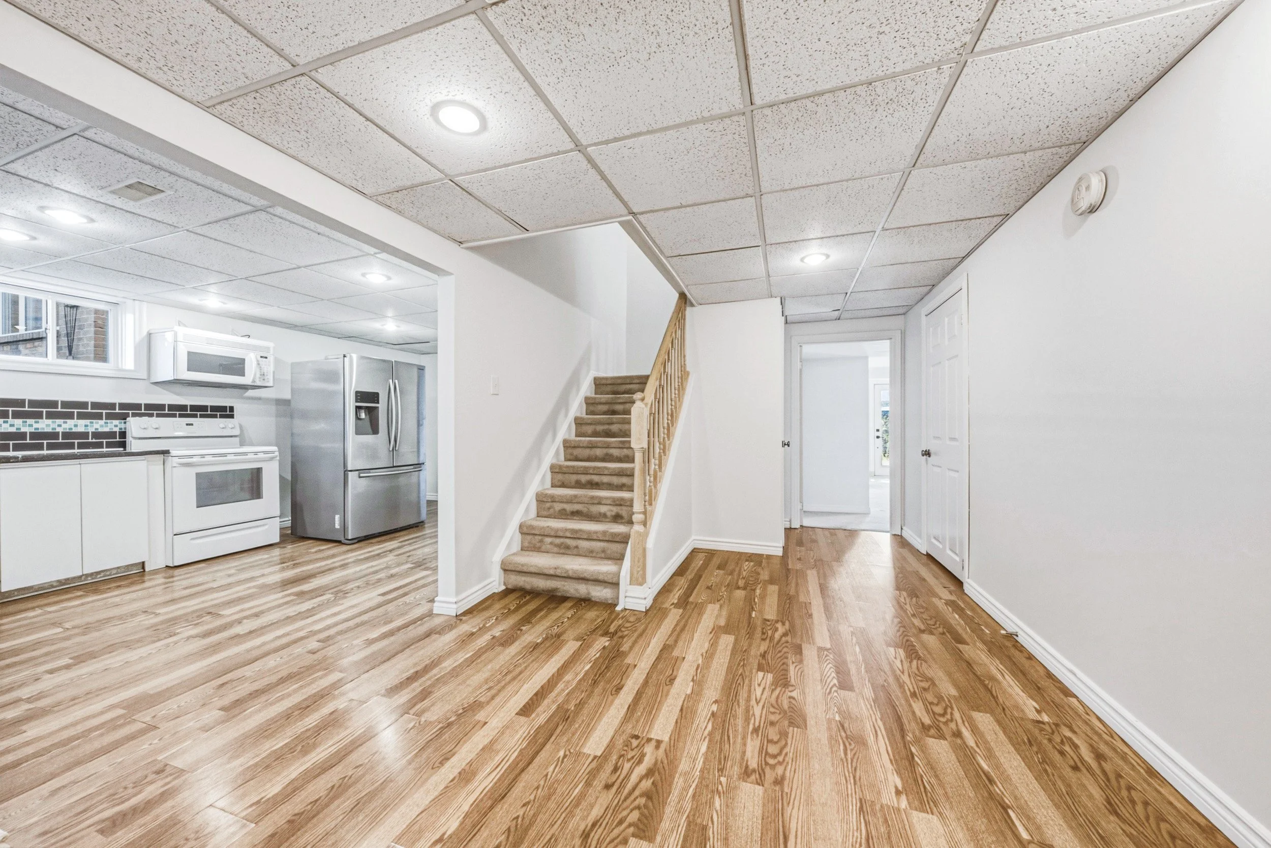 34 - 21 Moss Blvd, Dundas.jpg