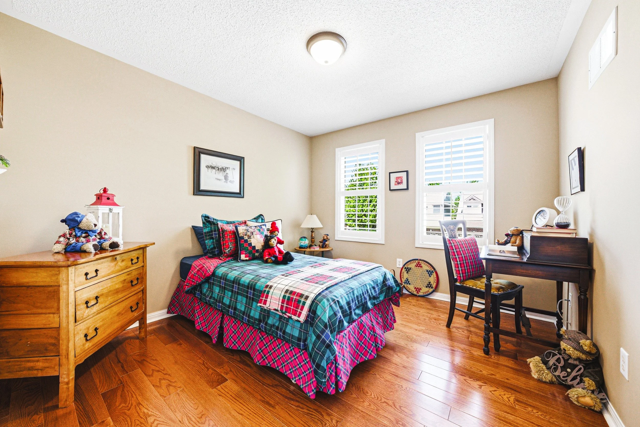 20 - 1588 Ramshaw Cres, Milton.jpg