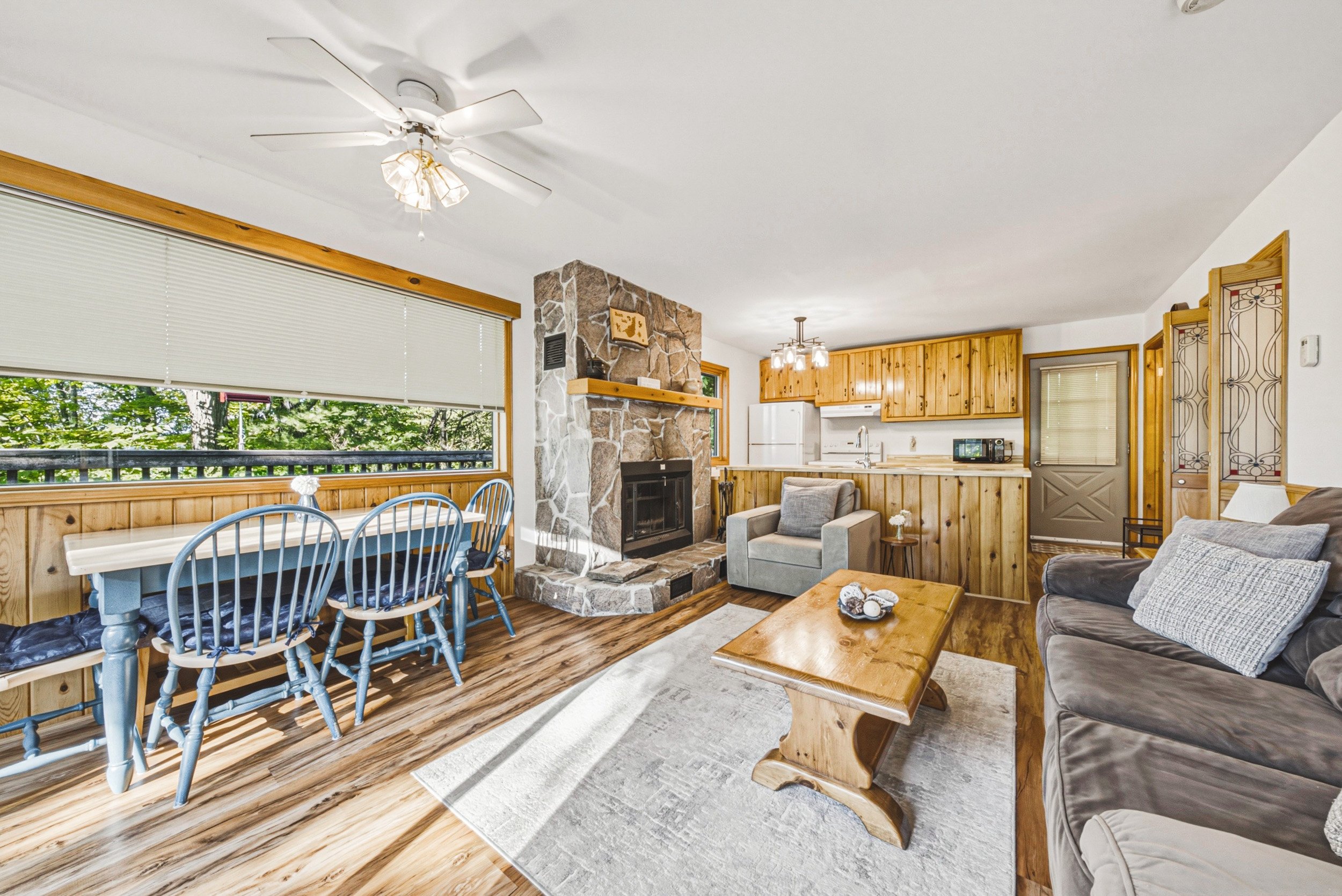 10 - 1046 Whiskey Jack Ln, Algonquin Highlands.jpg