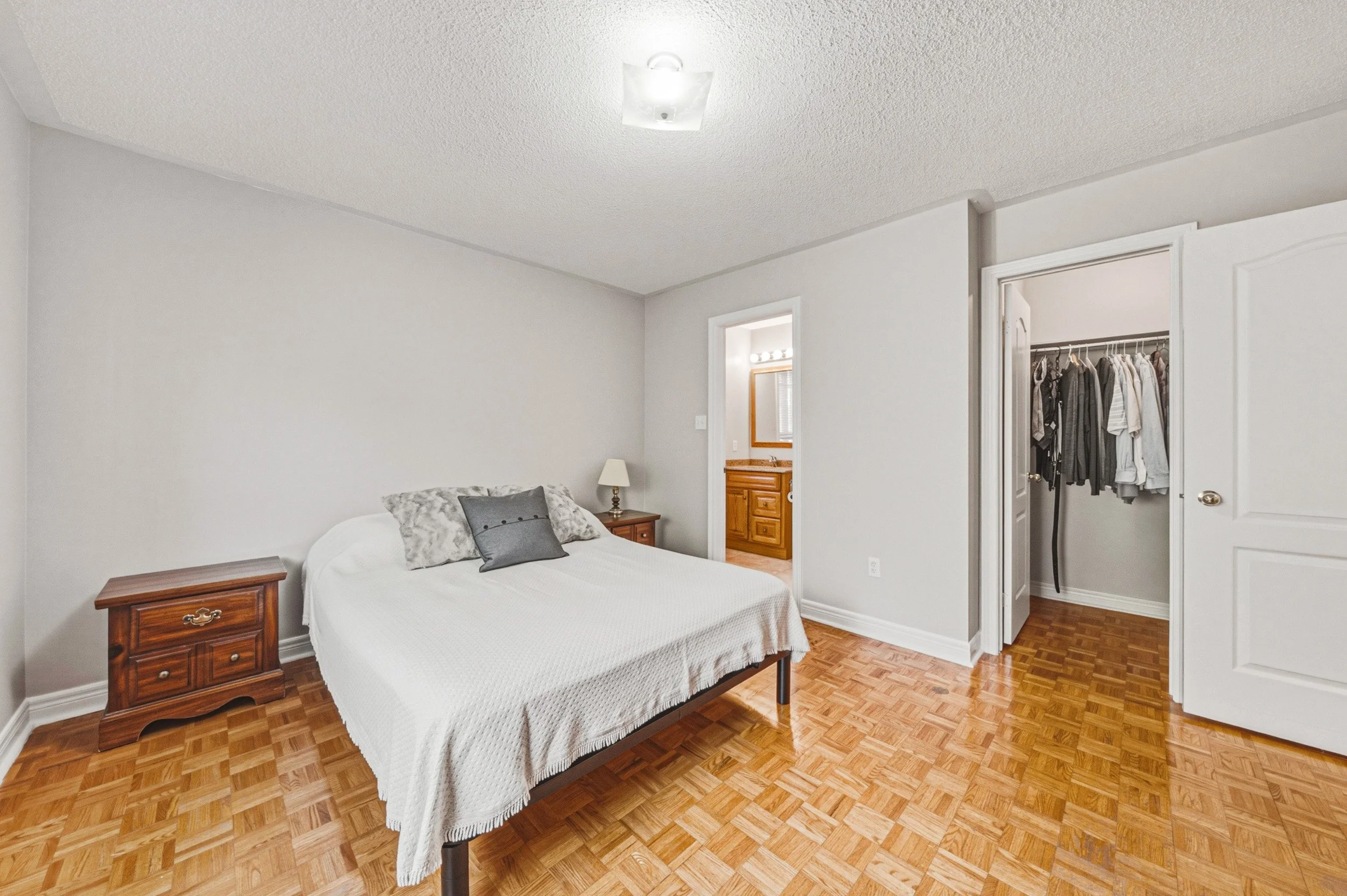 22 - 237 Mountainberry Rd, Brampton.jpg