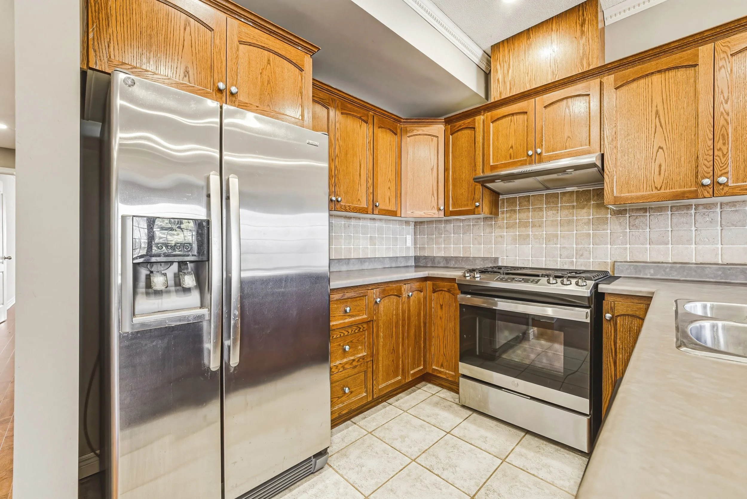 12 - 2 Harbour Dr #14, Stoney Creek.jpg