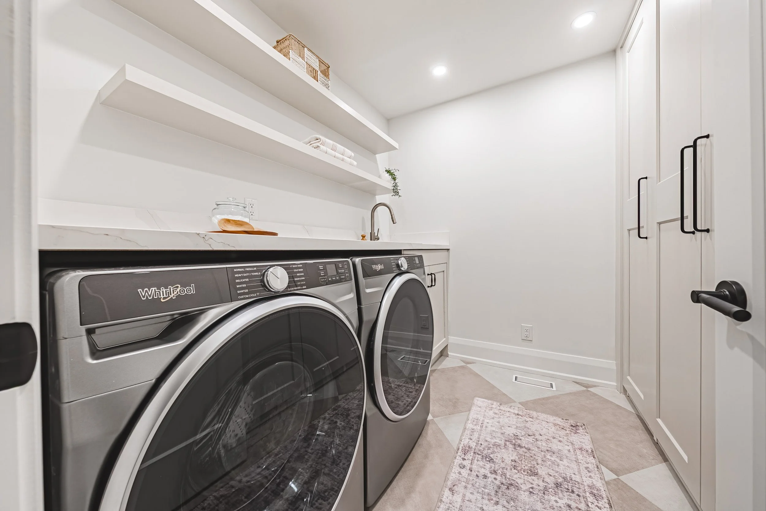 38 - 251 Glen Afton Dr, Burlington.jpg