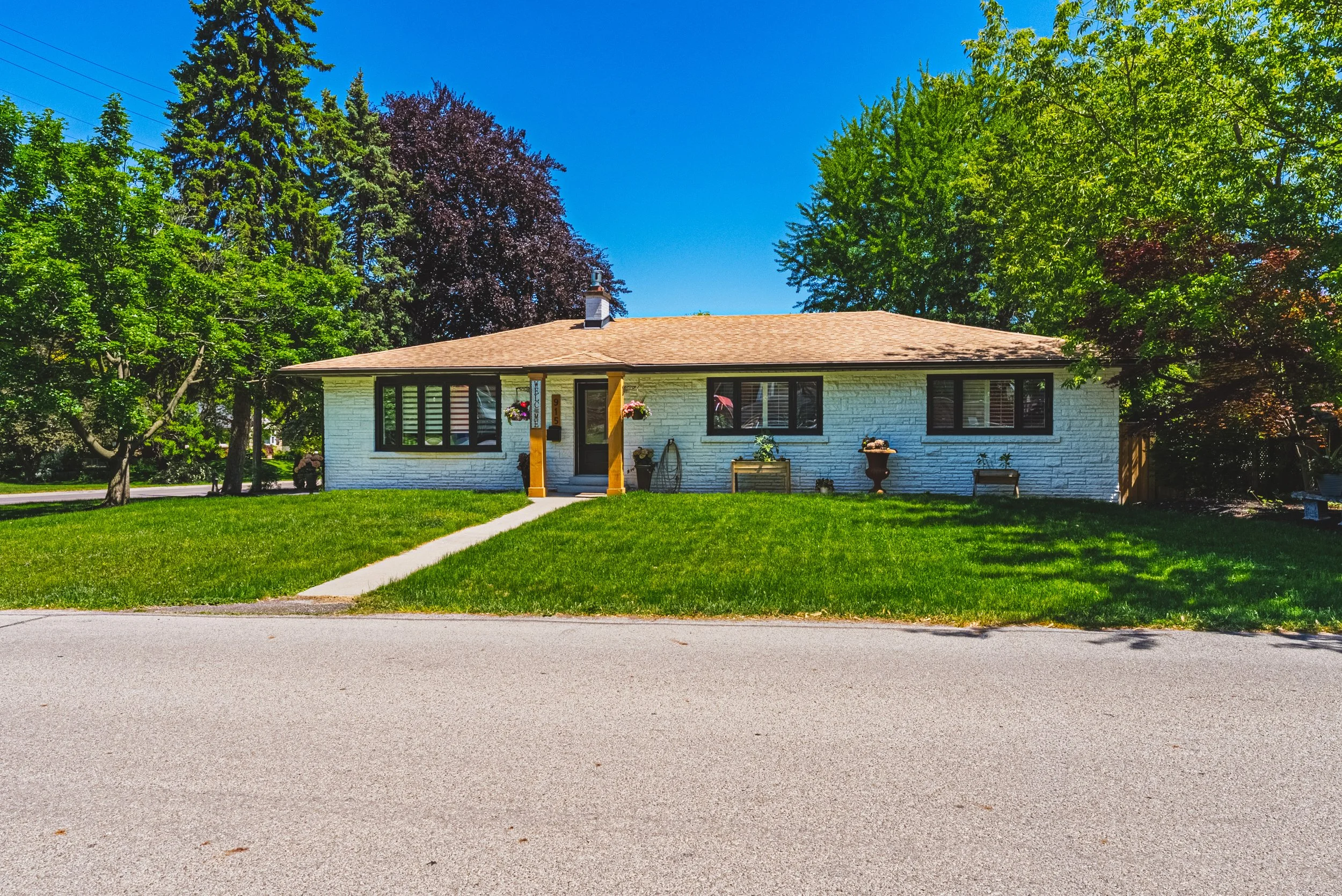 39 - 915 Tanager Ave, Burlington.jpg