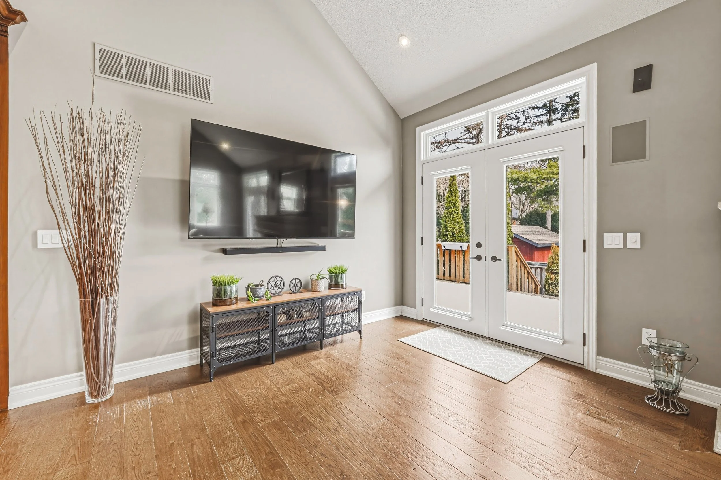 18 - 976 Shadeland Ave #3, Burlington.jpg