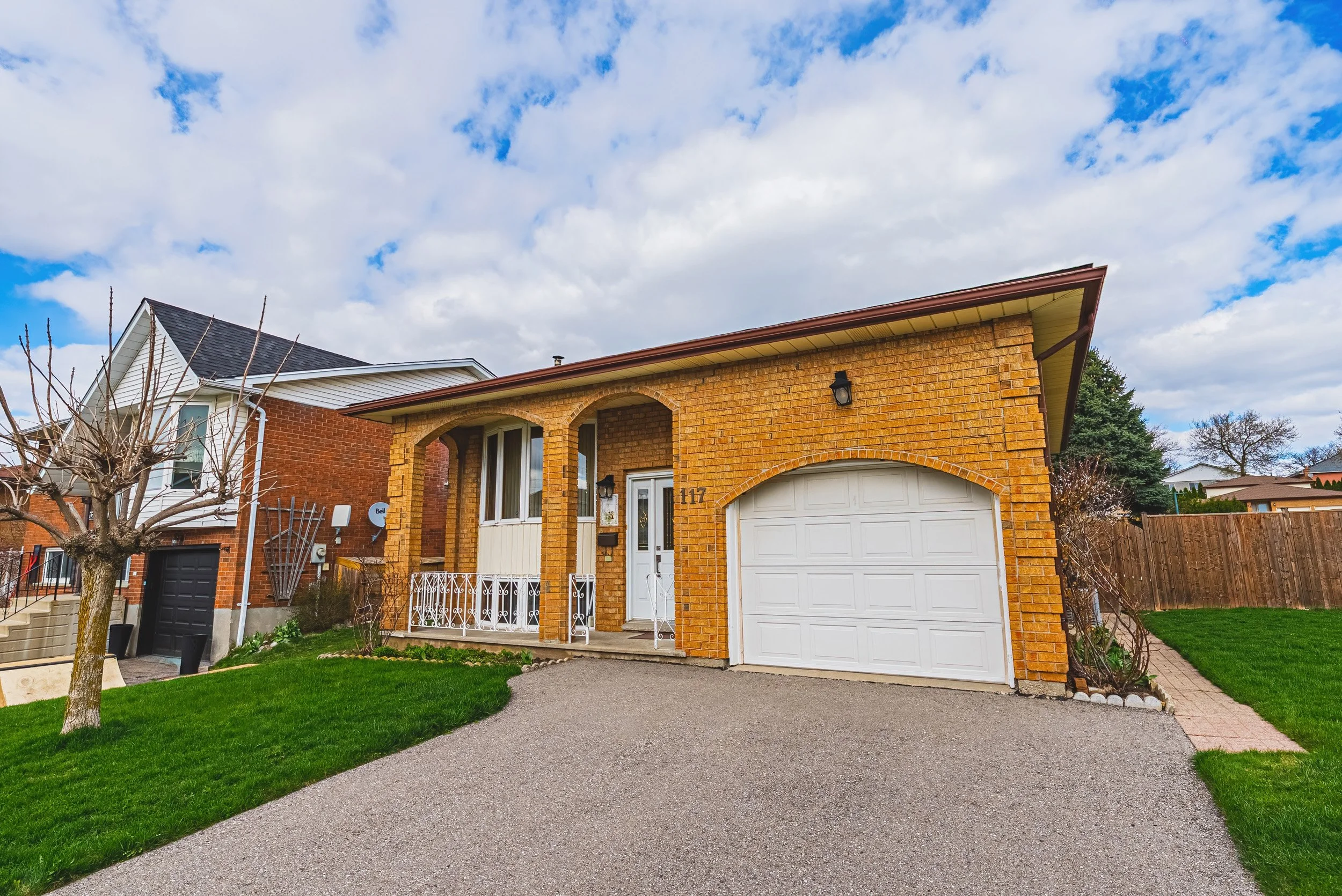 3 - 117 Stonyburn Cres, Cambridge.jpg