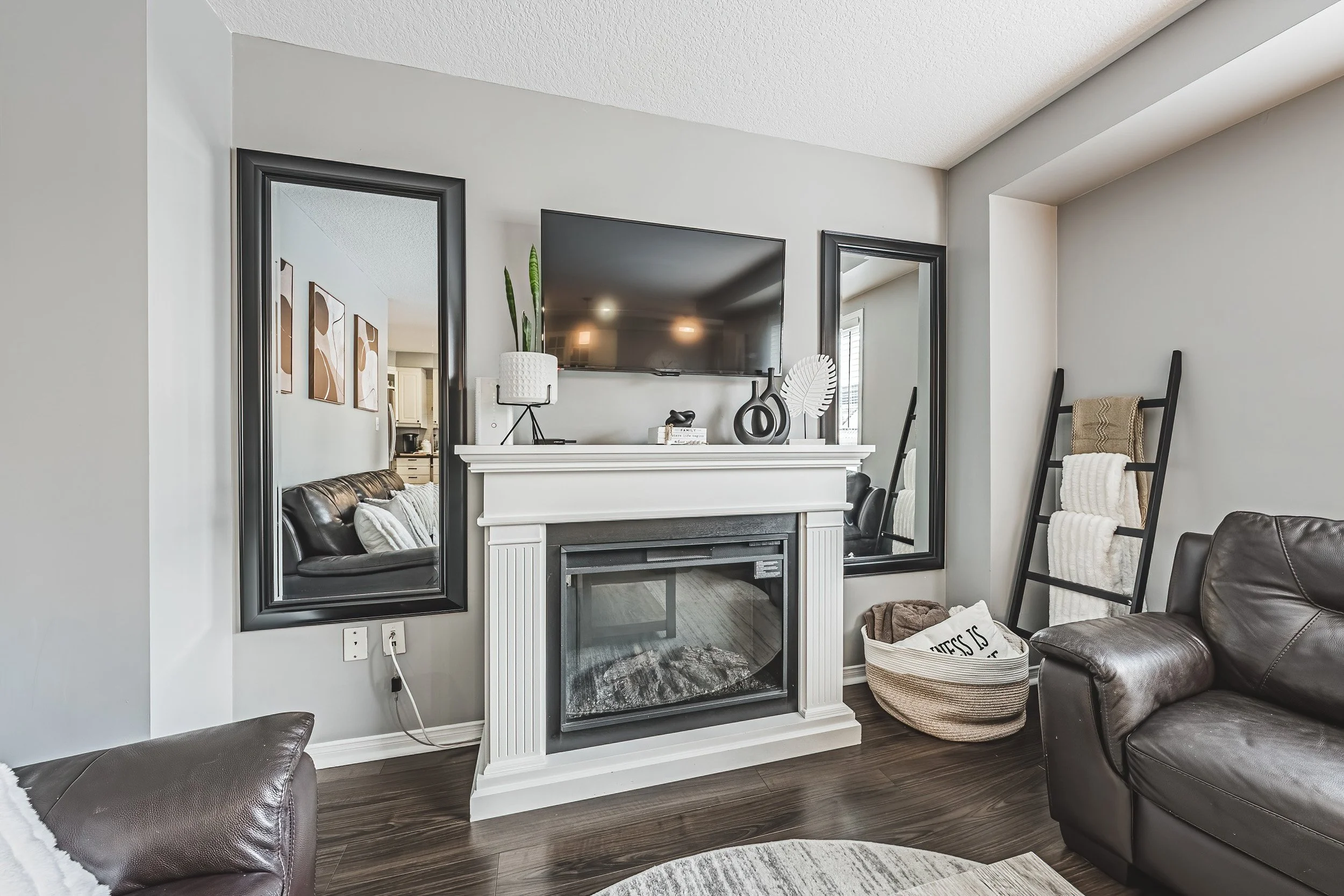 15 - 142 Bradley Ave, Binbrook.jpg
