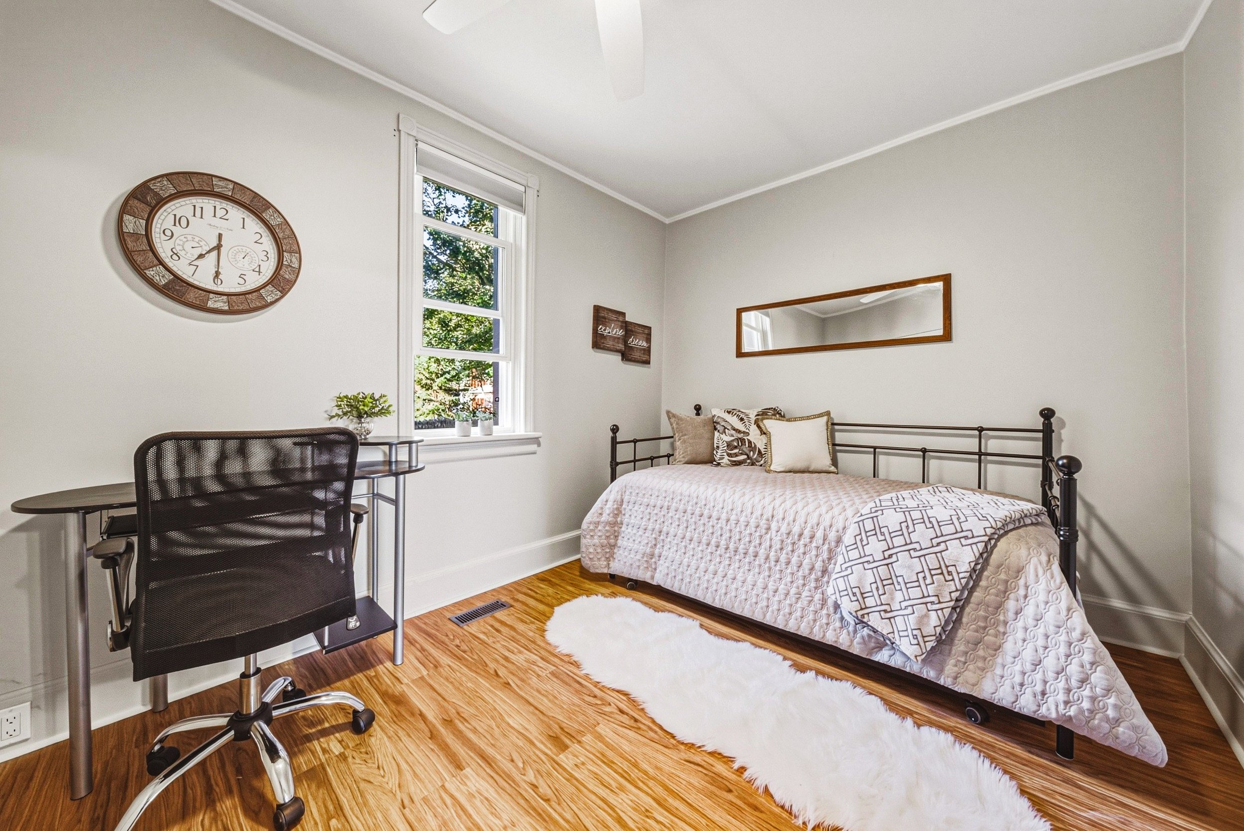 12 - 950 Hamilton St, Cambridge.jpg
