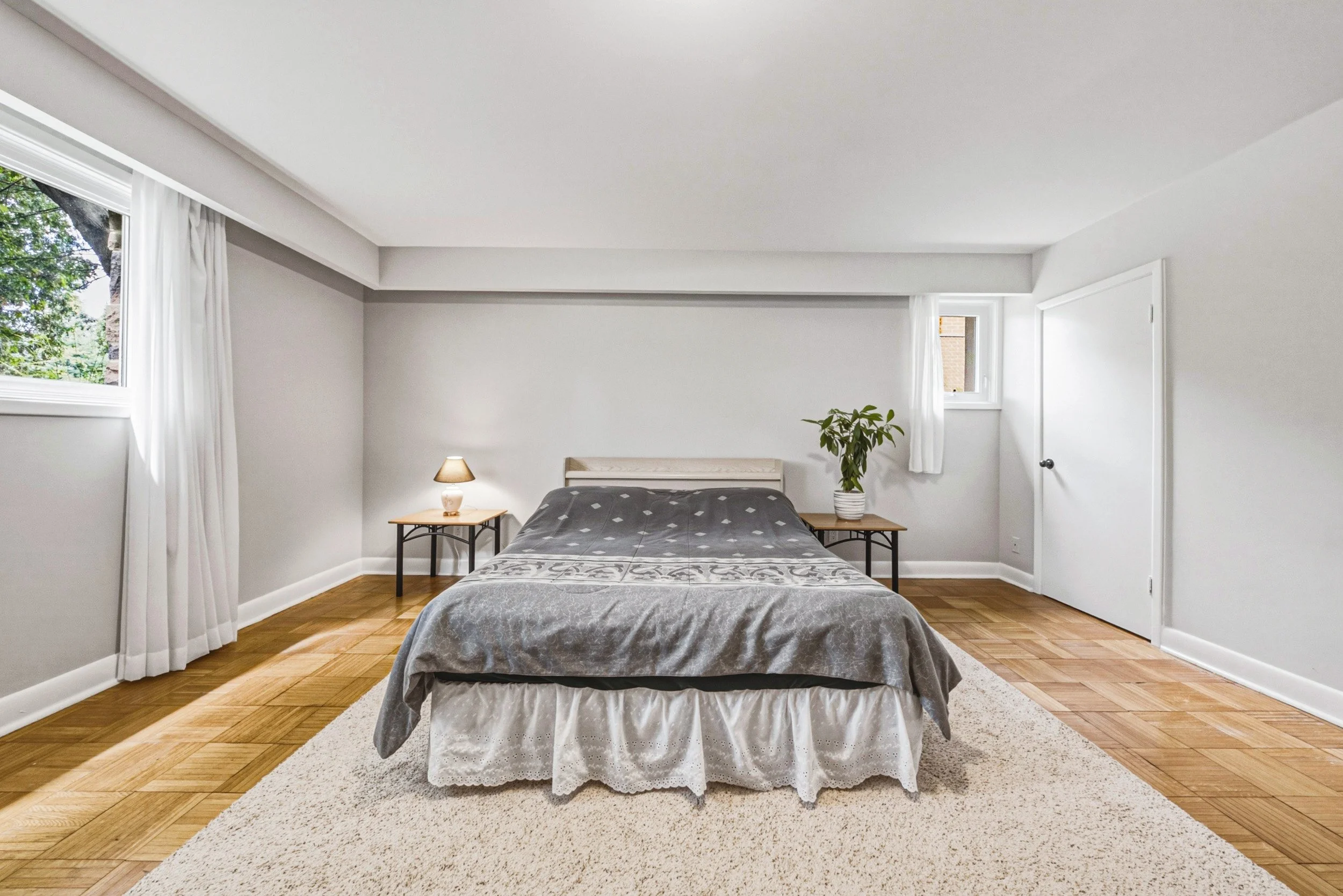 33 - 471 The Kingsway, Etobicoke.jpg