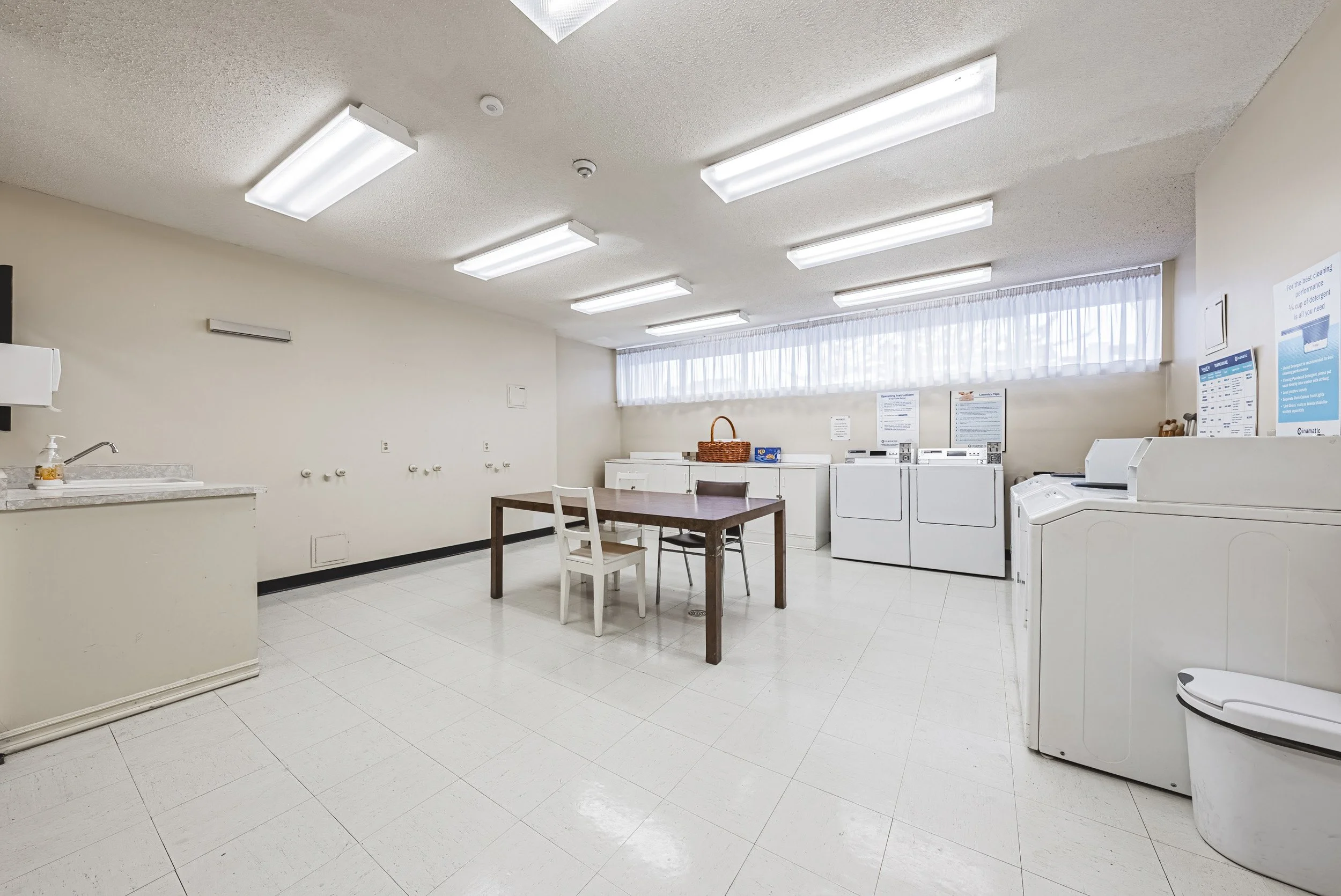 33 - 2055 Upper Middle Rd #1507, Burlington.jpg