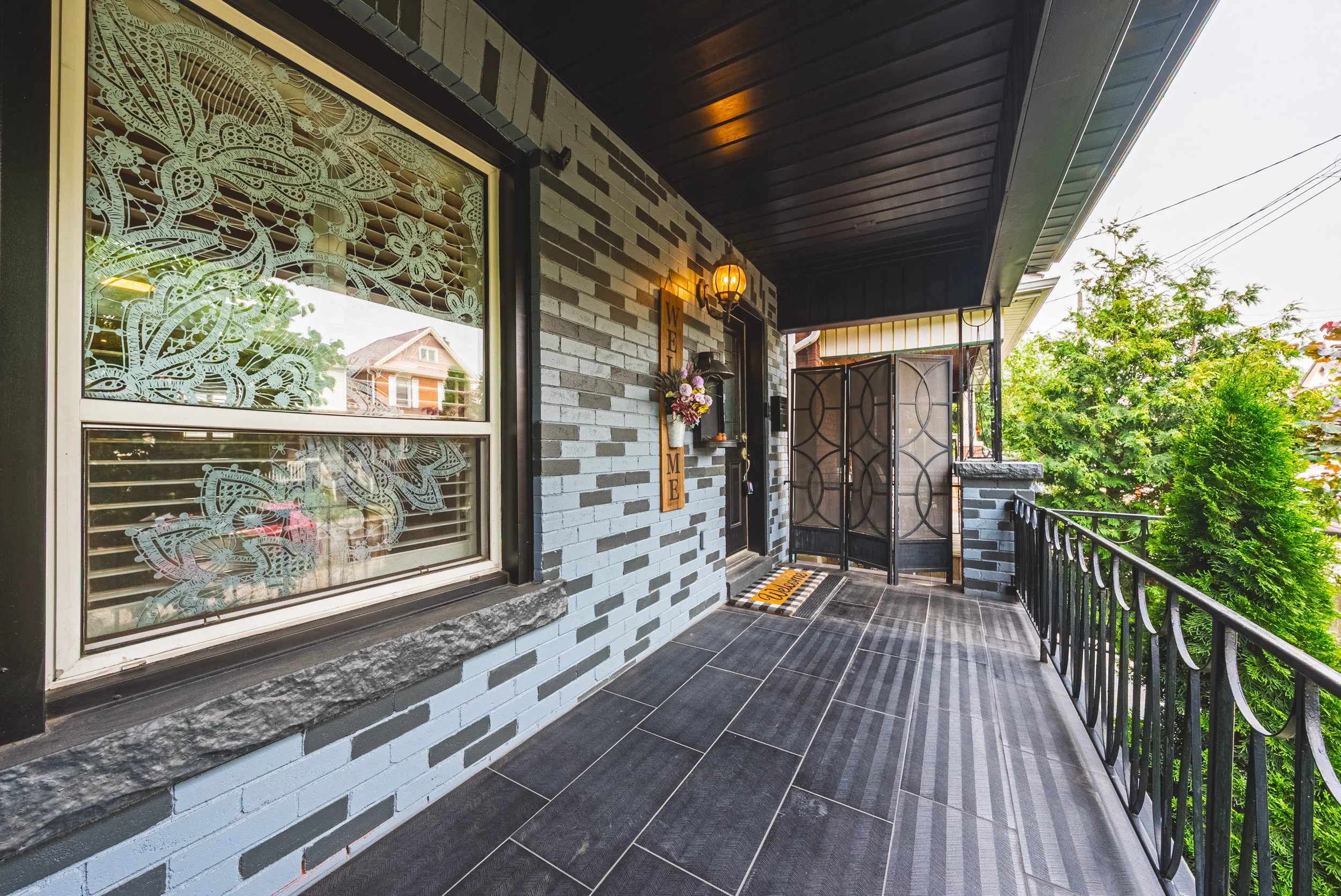 1 - 218 Grosvenor Ave N, Hamilton.jpg